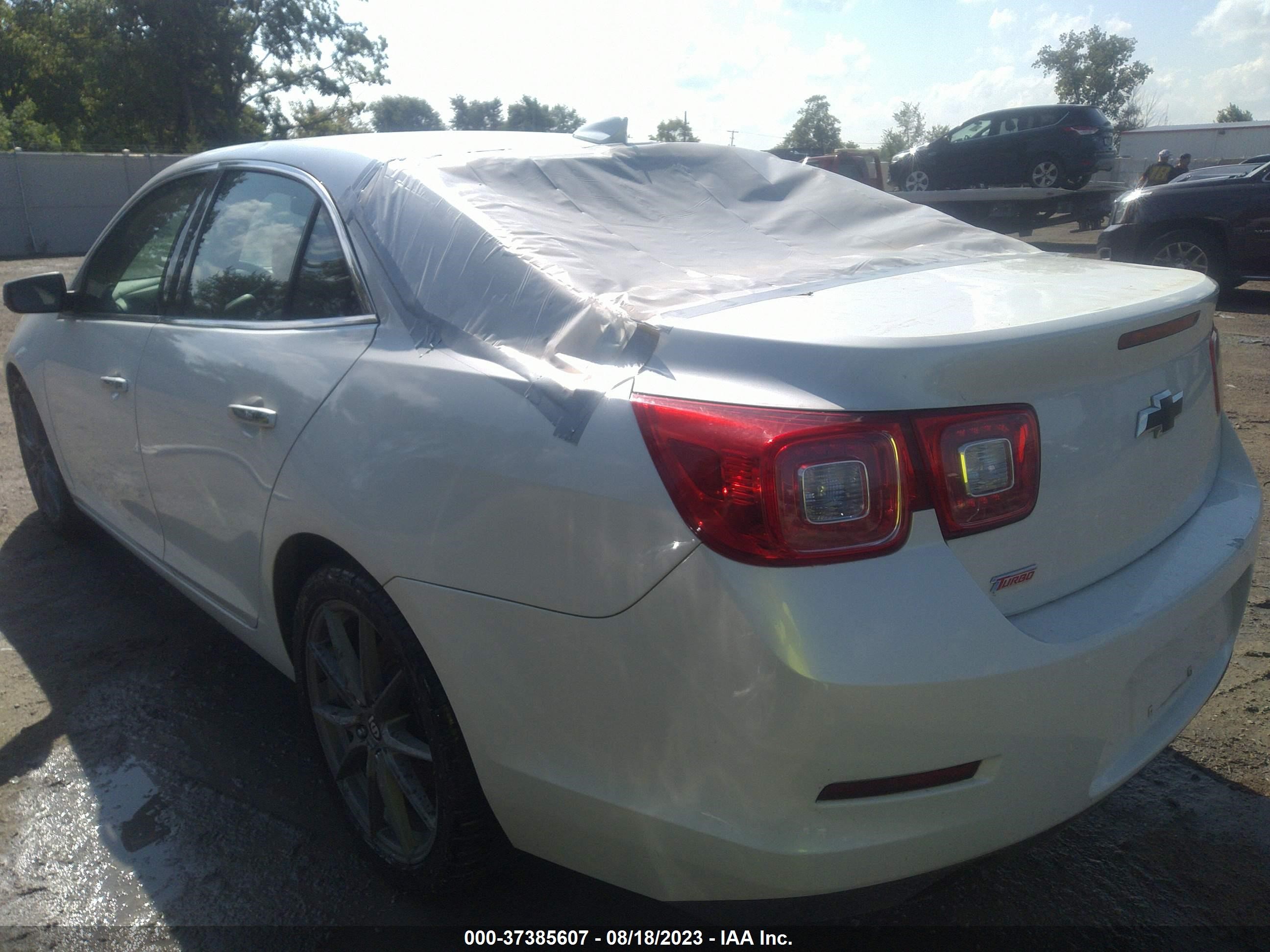 Photo 2 VIN: 1G11G5SX1FF159311 - CHEVROLET MALIBU 