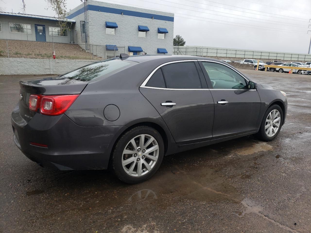 Photo 2 VIN: 1G11H5SA0DF283740 - CHEVROLET MALIBU 