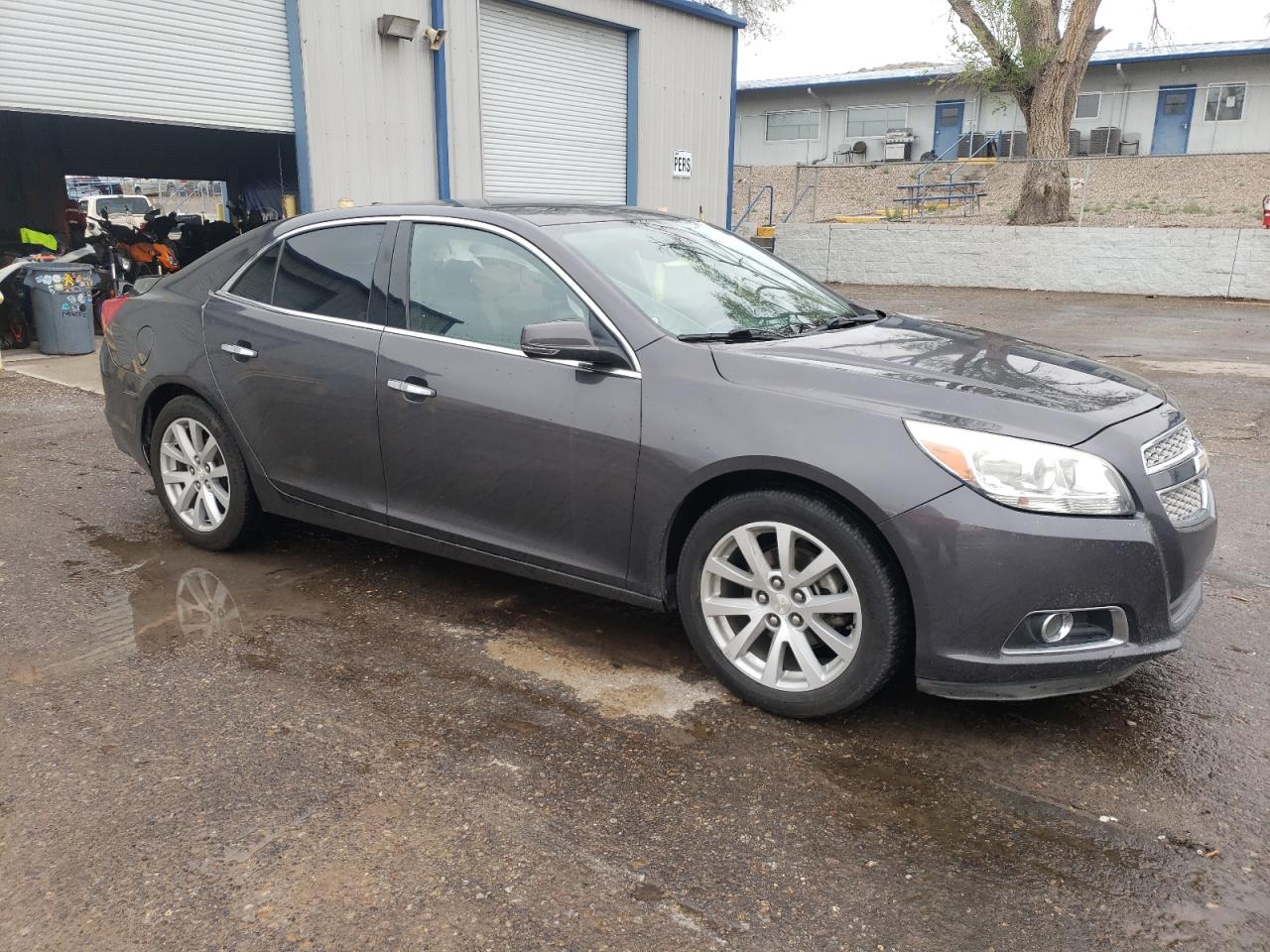 Photo 3 VIN: 1G11H5SA0DF283740 - CHEVROLET MALIBU 