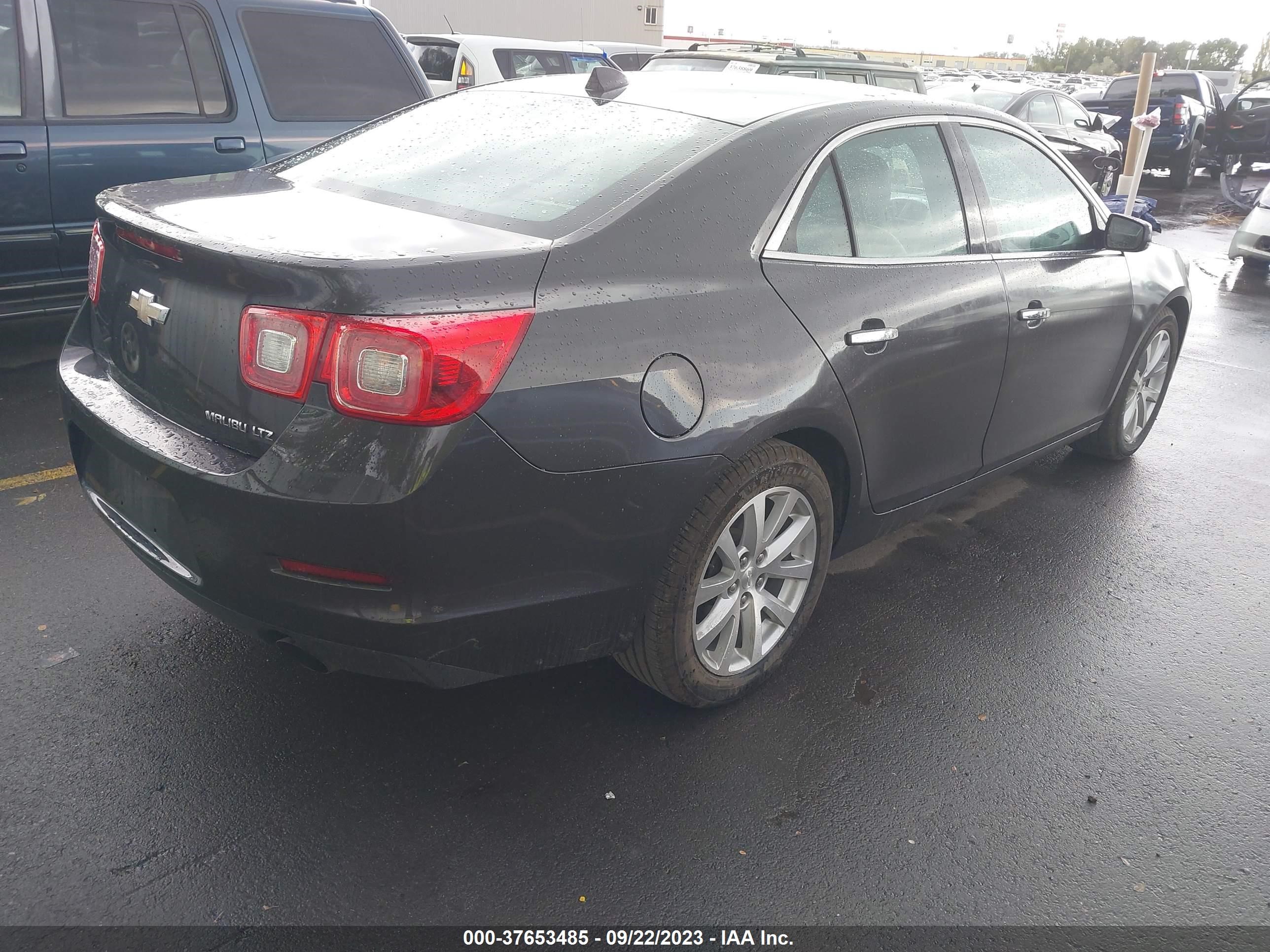 Photo 3 VIN: 1G11H5SA8DF281816 - CHEVROLET MALIBU 