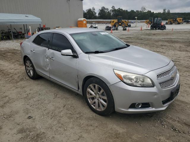 Photo 3 VIN: 1G11H5SA9DF303144 - CHEVROLET MALIBU LTZ 