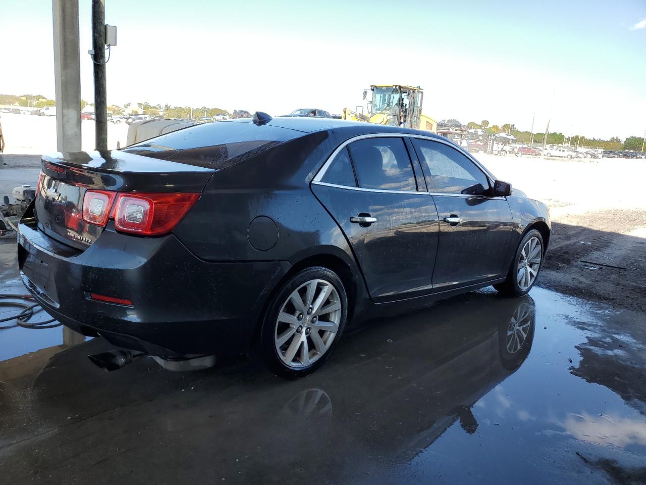 Photo 2 VIN: 1G11H5SL1EF260941 - CHEVROLET MALIBU 