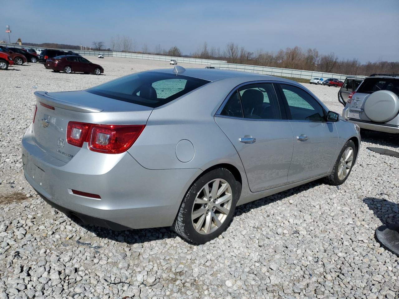 Photo 2 VIN: 1G11H5SL1EF287752 - CHEVROLET MALIBU 