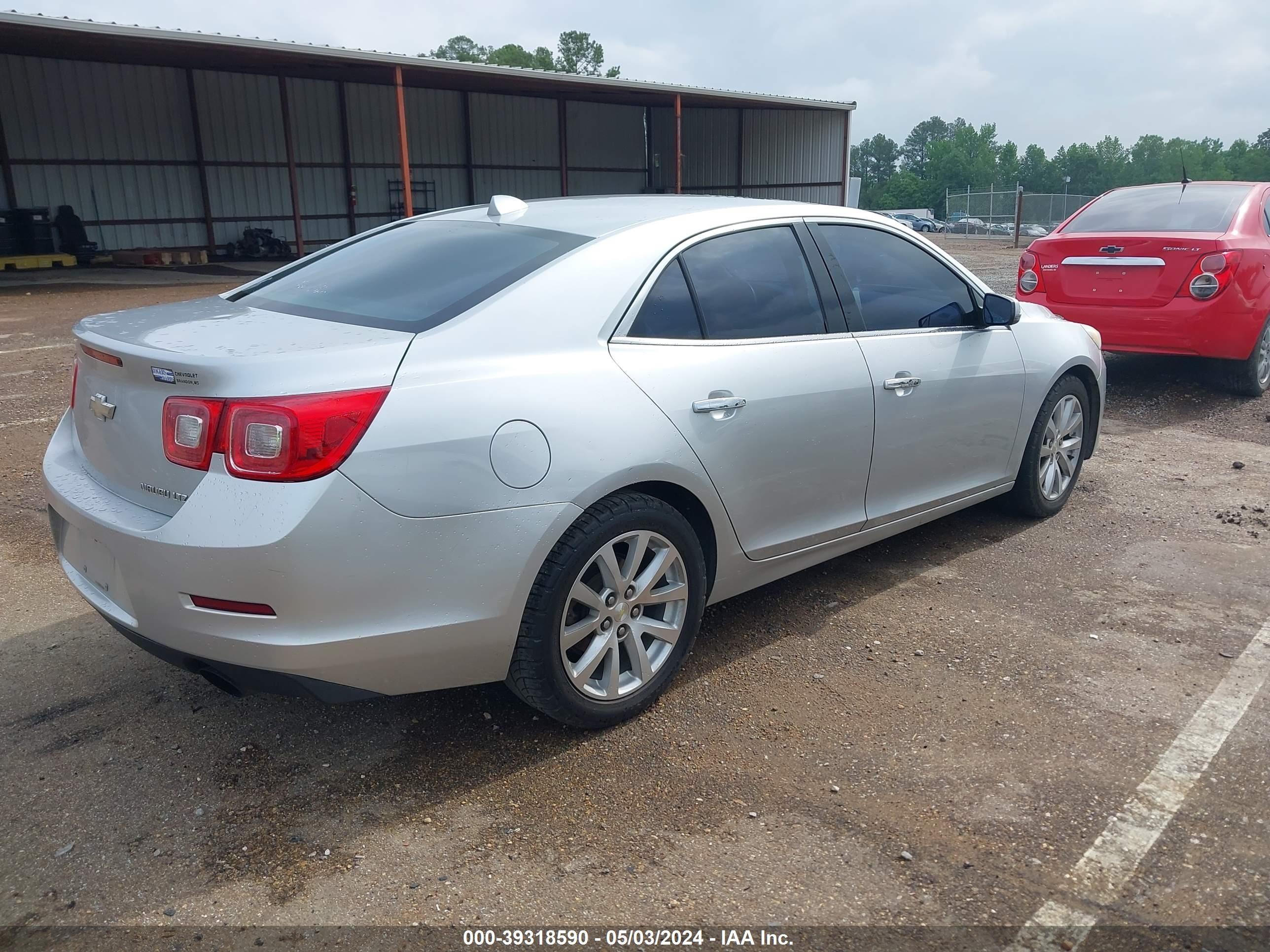 Photo 3 VIN: 1G11H5SL3EU139968 - CHEVROLET MALIBU 