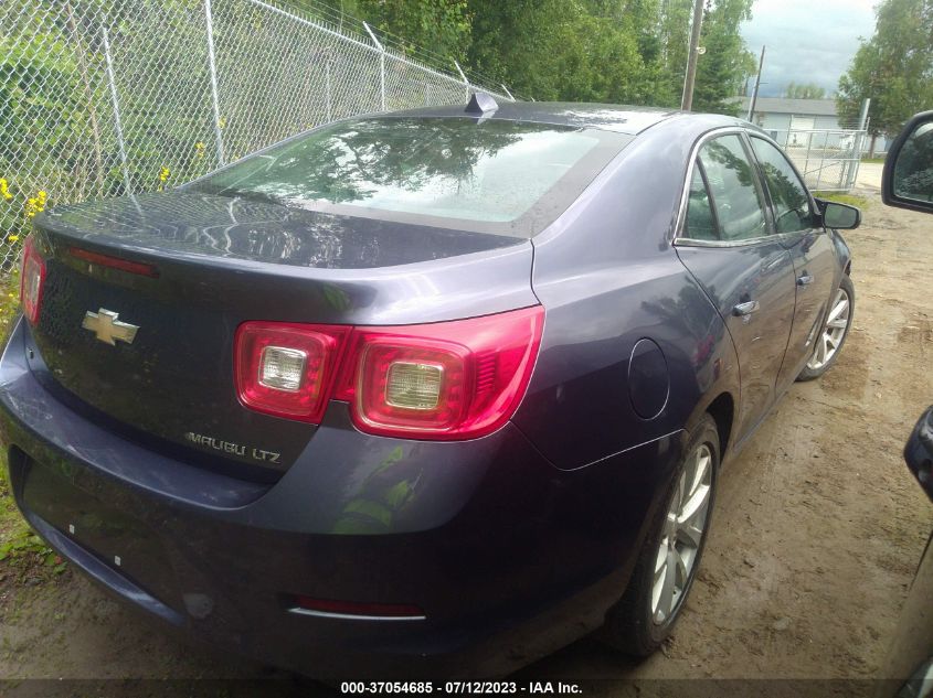 Photo 3 VIN: 1G11H5SL5EF300499 - CHEVROLET MALIBU 