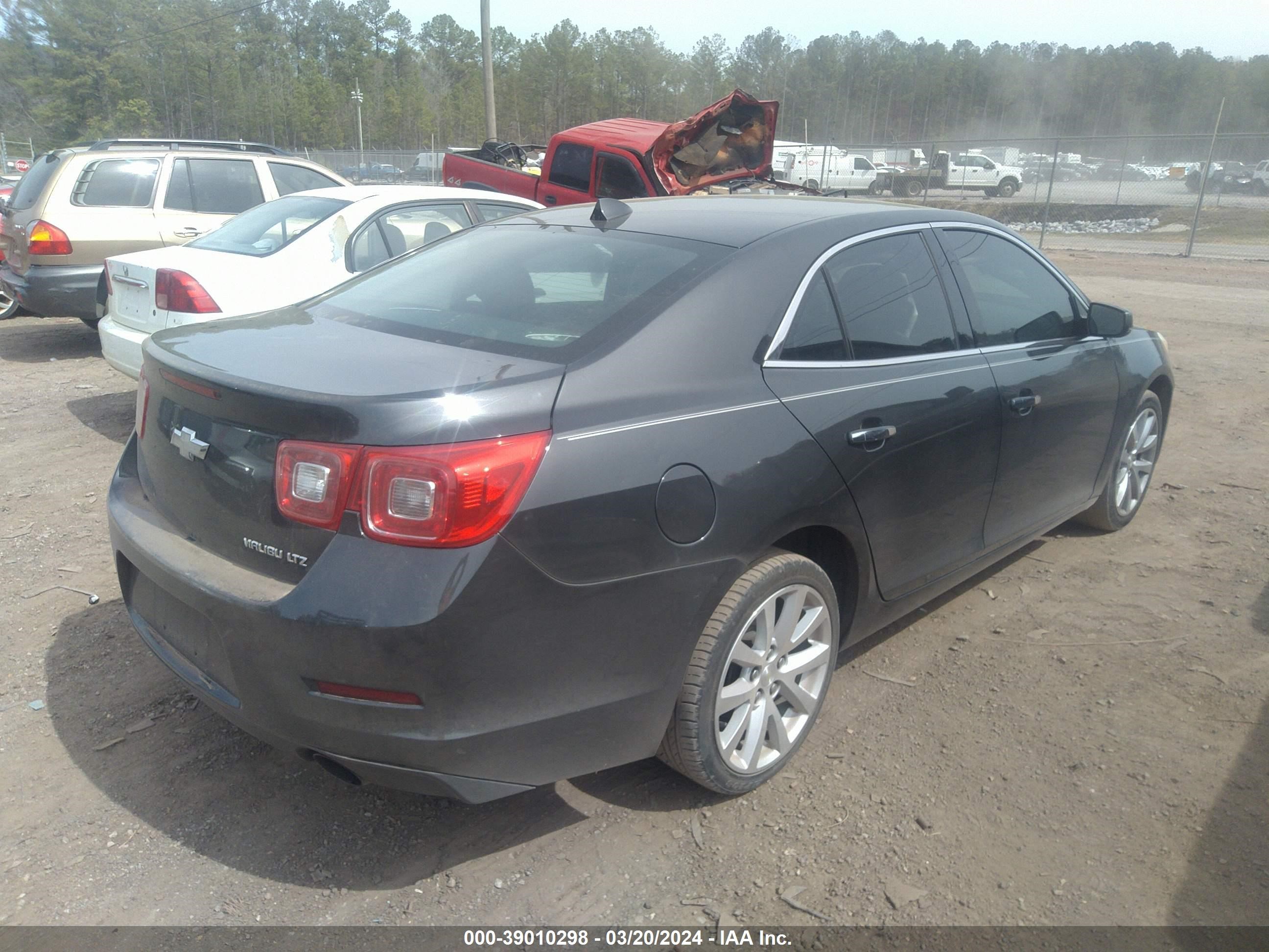 Photo 3 VIN: 1G11H5SLXEF144167 - CHEVROLET MALIBU 