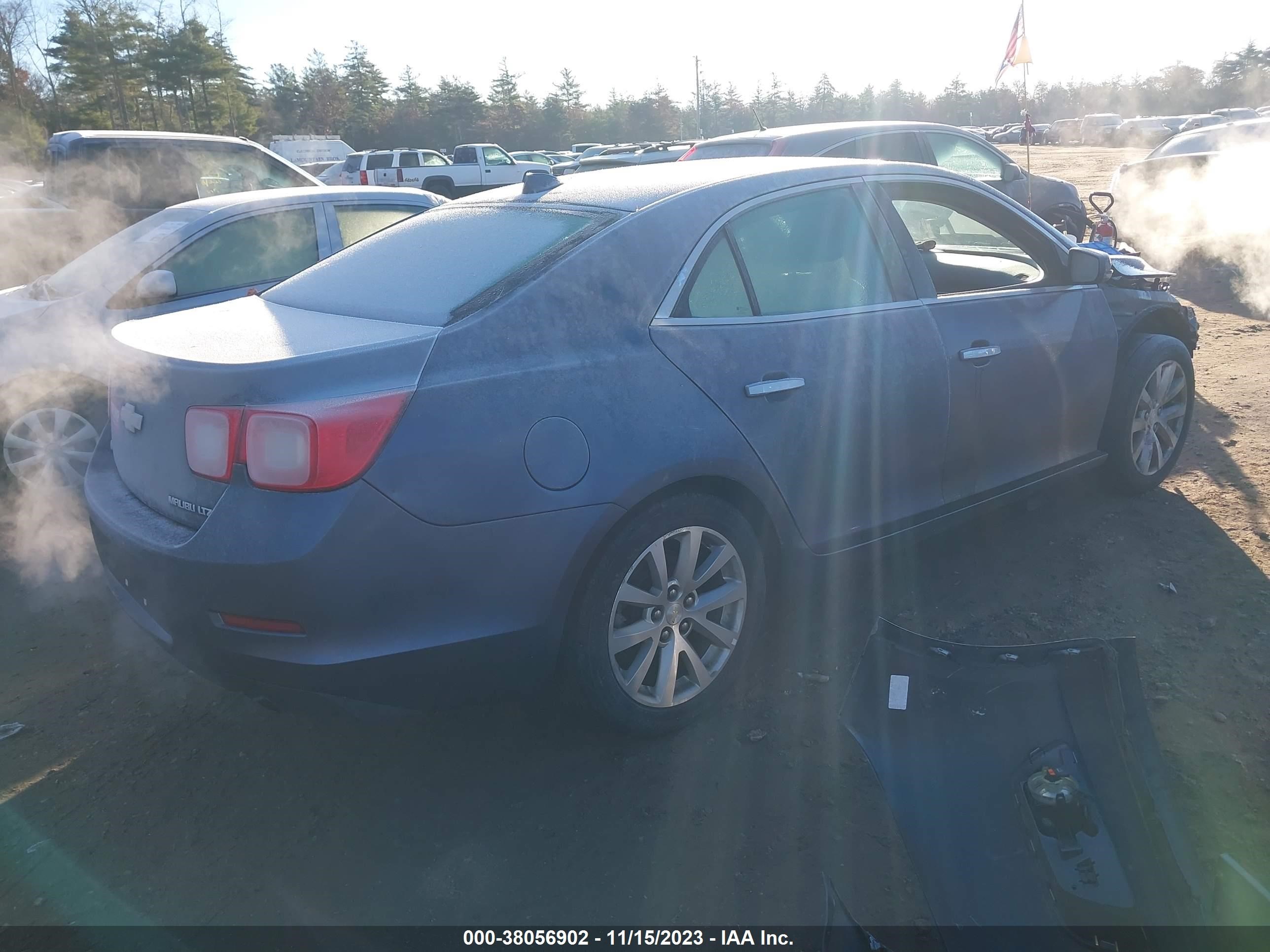 Photo 3 VIN: 1G11H5SLXEF282887 - CHEVROLET MALIBU 