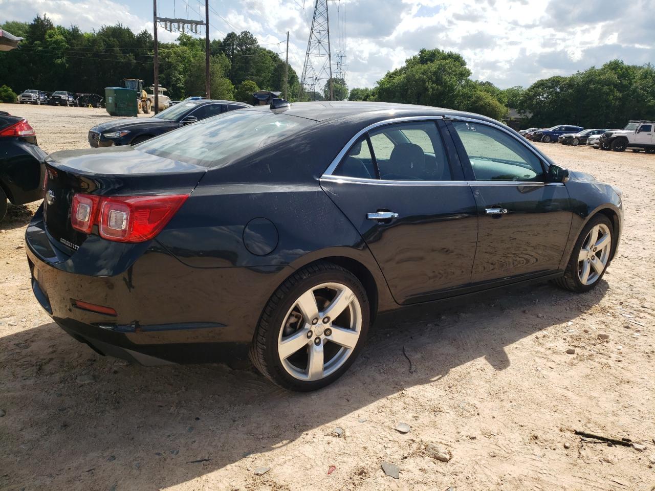 Photo 2 VIN: 1G11J5SXXEF109913 - CHEVROLET MALIBU 