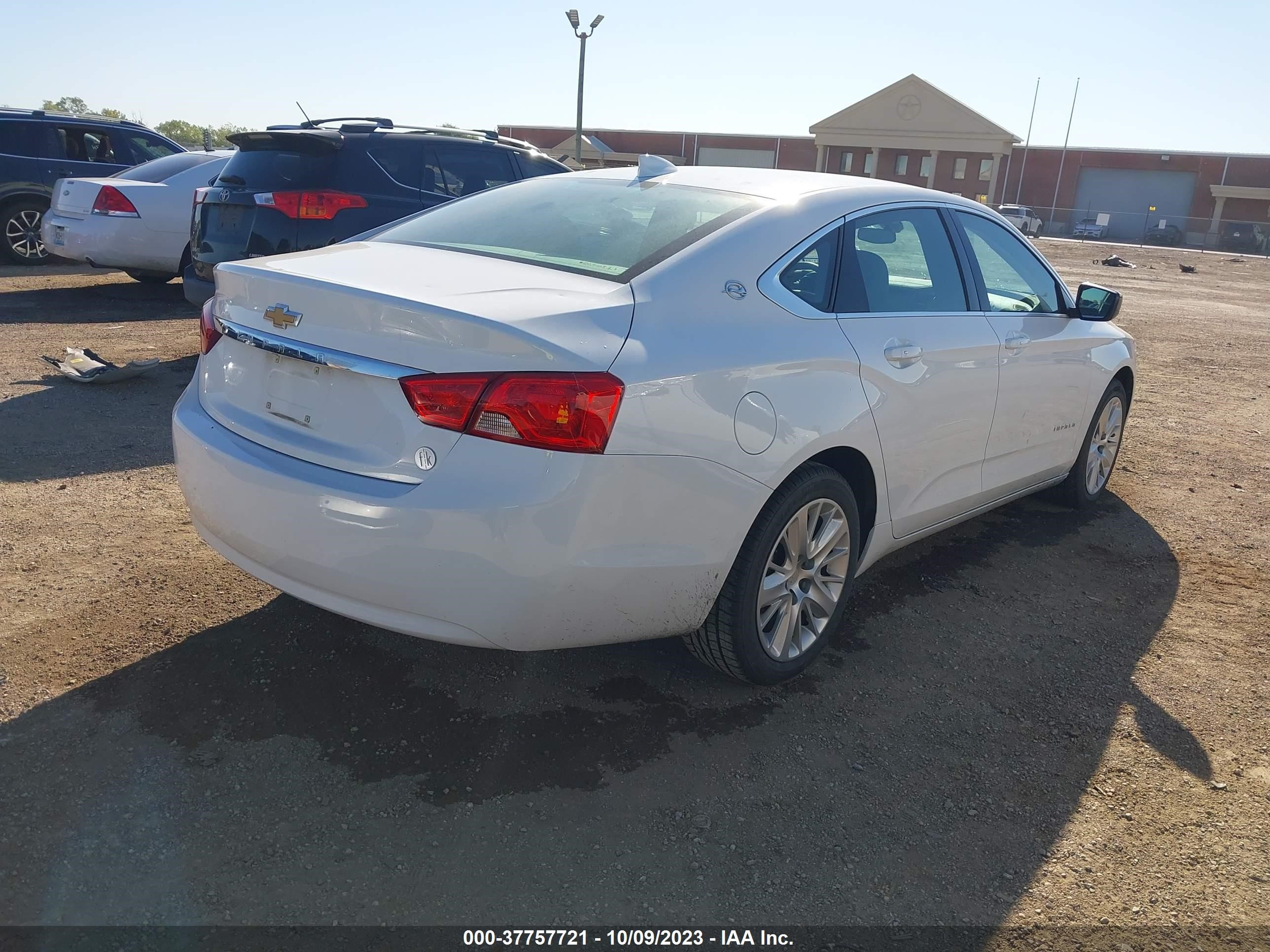 Photo 3 VIN: 1G11Y5SA5KU145376 - CHEVROLET IMPALA 