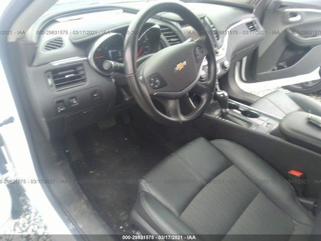 Photo 4 VIN: 1G11Z5SAXKU135357 - CHEVROLET IMPALA 