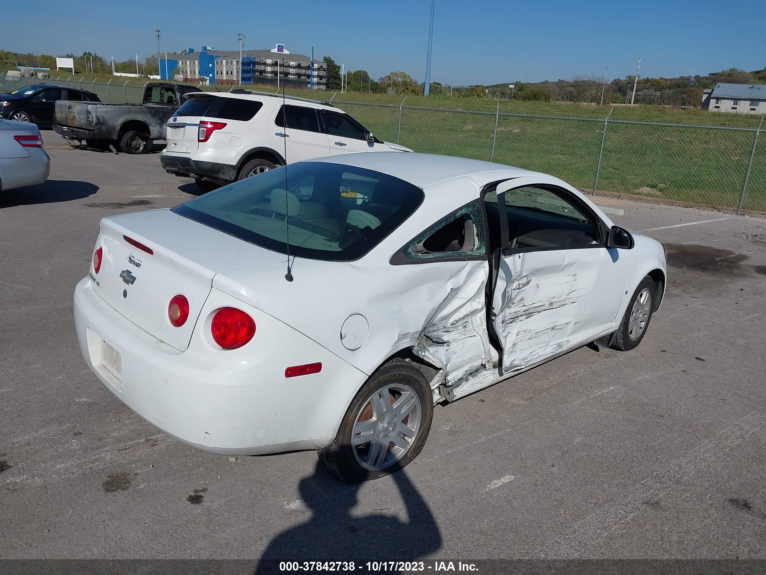 Photo 3 VIN: 1G1AK15F267764992 - CHEVROLET COBALT 