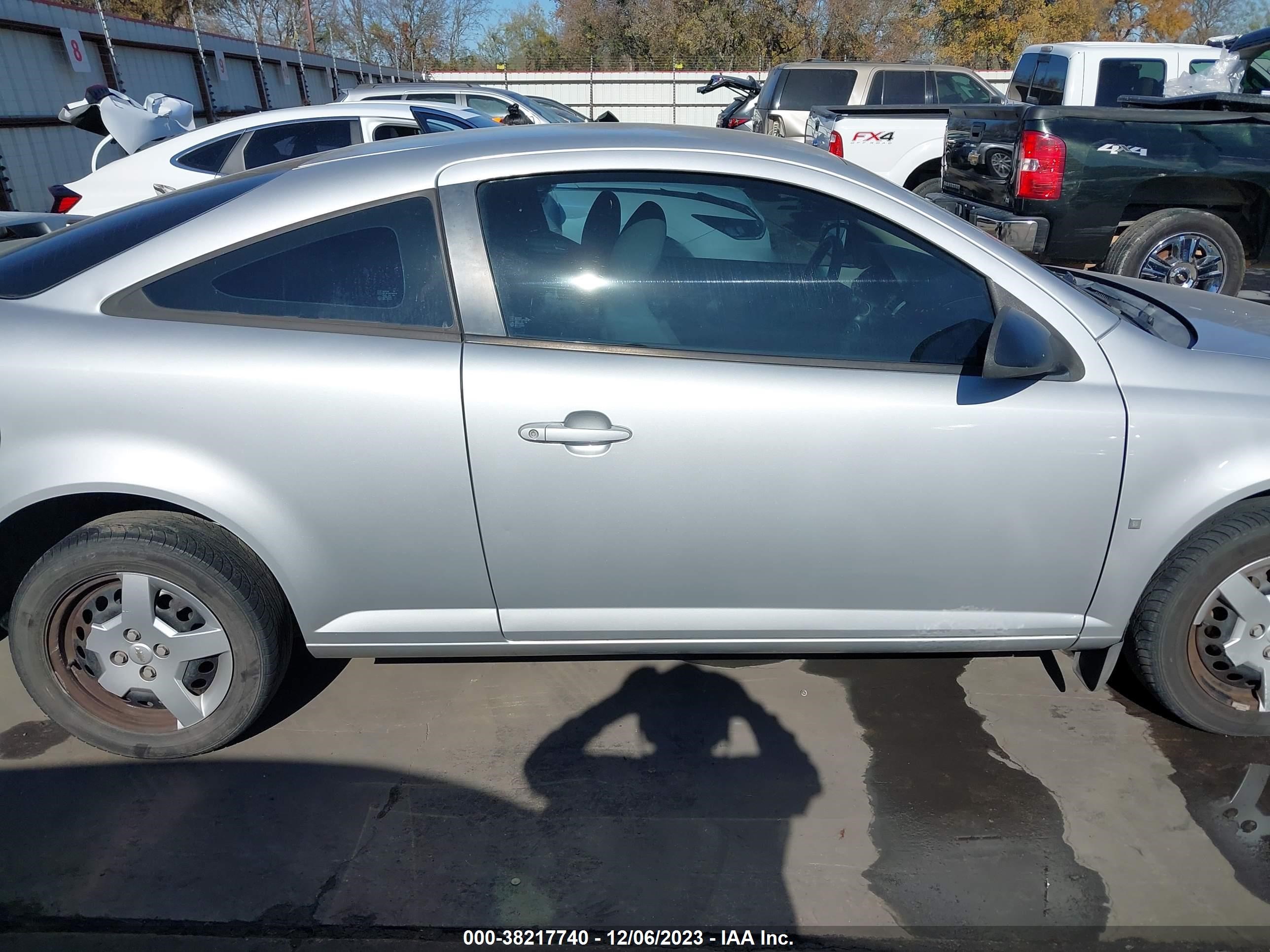 Photo 12 VIN: 1G1AK15F677298341 - CHEVROLET COBALT 