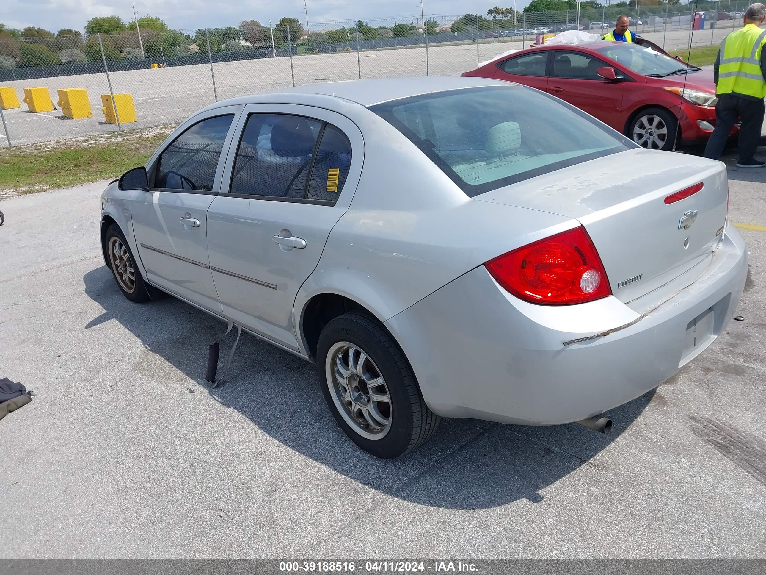 Photo 2 VIN: 1G1AK52F157561814 - CHEVROLET COBALT 