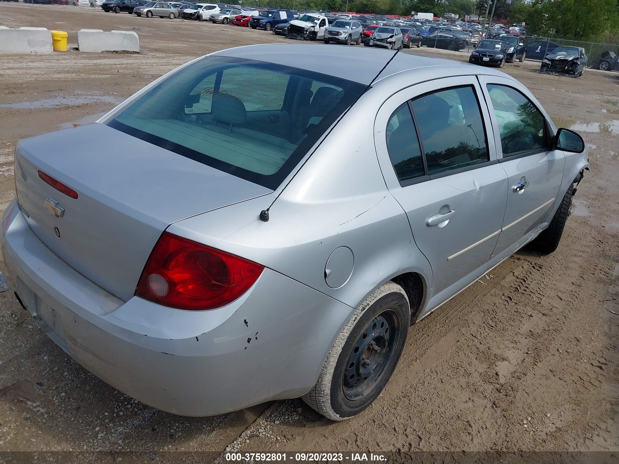 Photo 3 VIN: 1G1AK52F757565687 - CHEVROLET COBALT 