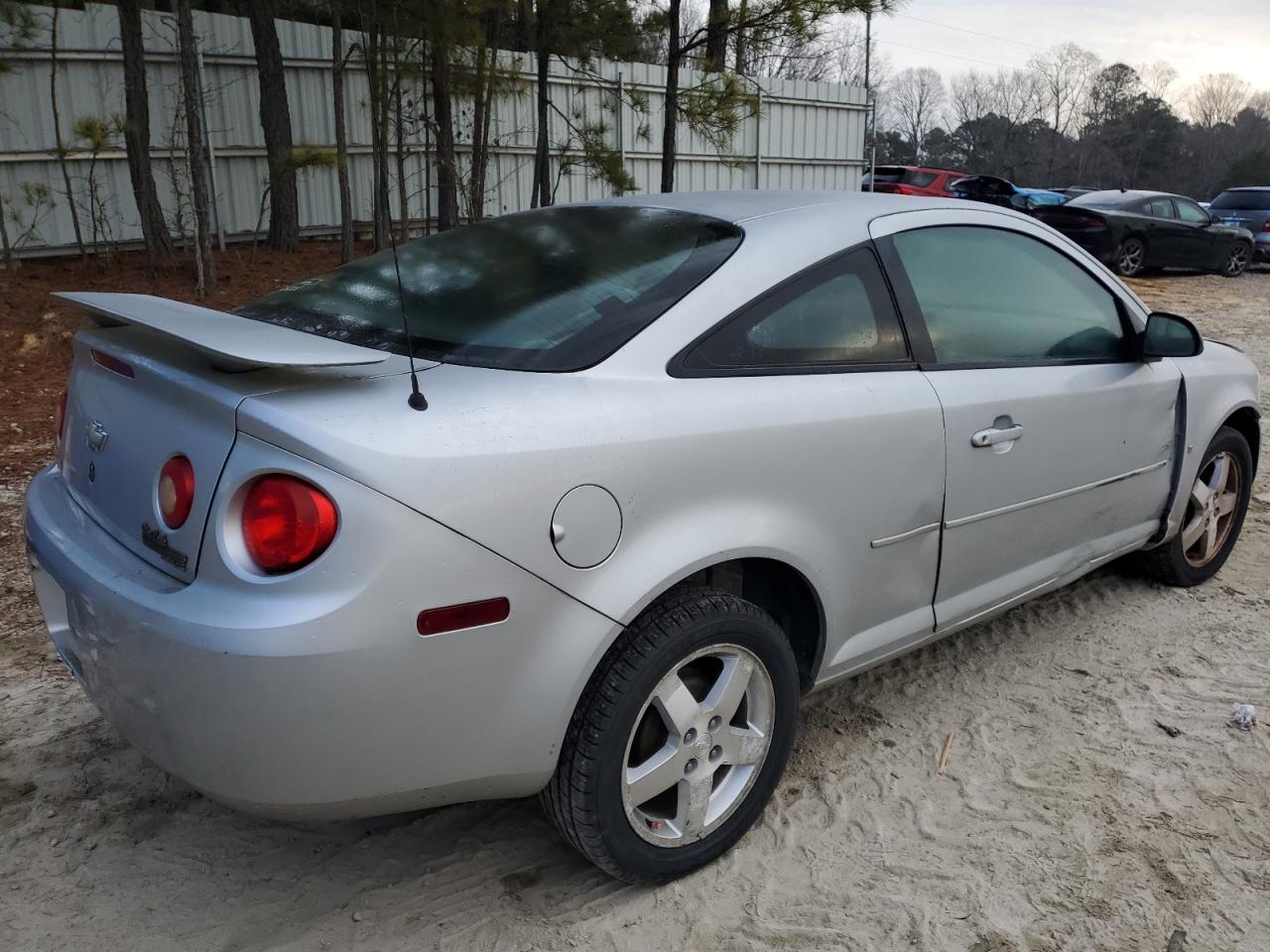 Photo 2 VIN: 1G1AL15F667760134 - CHEVROLET COBALT 