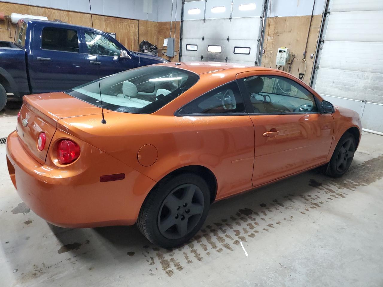 Photo 2 VIN: 1G1AL15F777225007 - CHEVROLET COBALT 