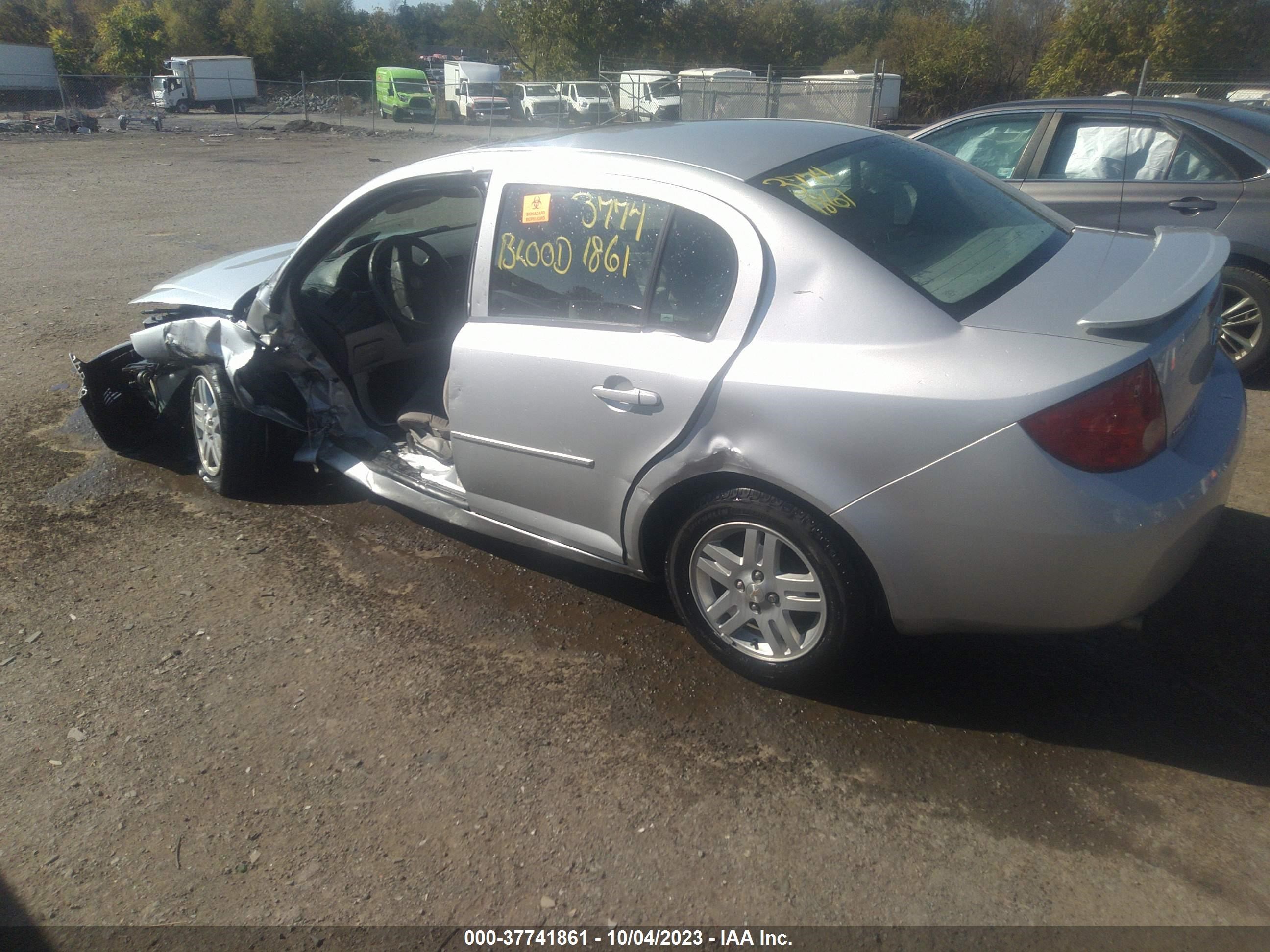 Photo 2 VIN: 1G1AL52F757590117 - CHEVROLET COBALT 