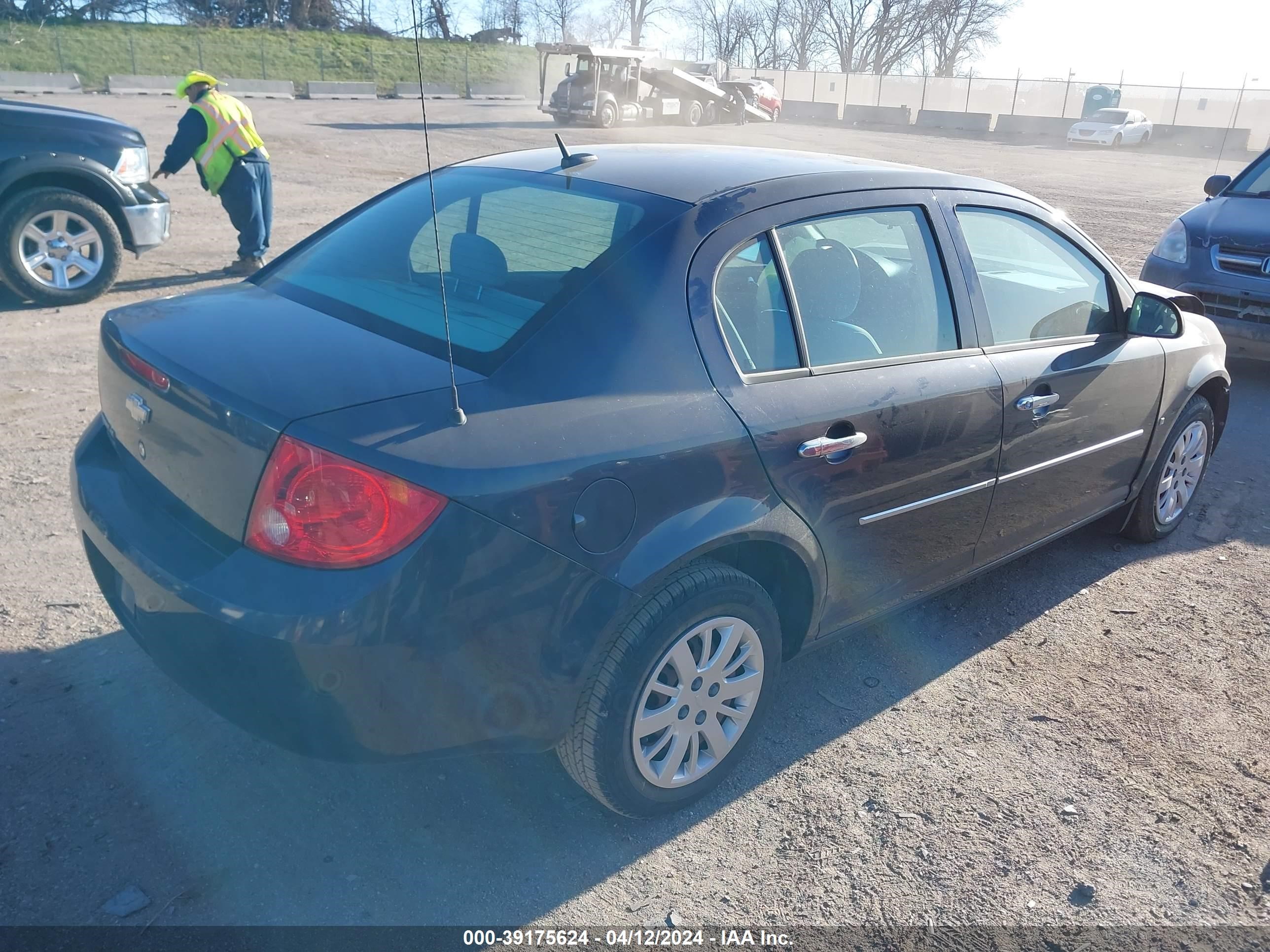 Photo 3 VIN: 1G1AT58HX97181155 - CHEVROLET COBALT 