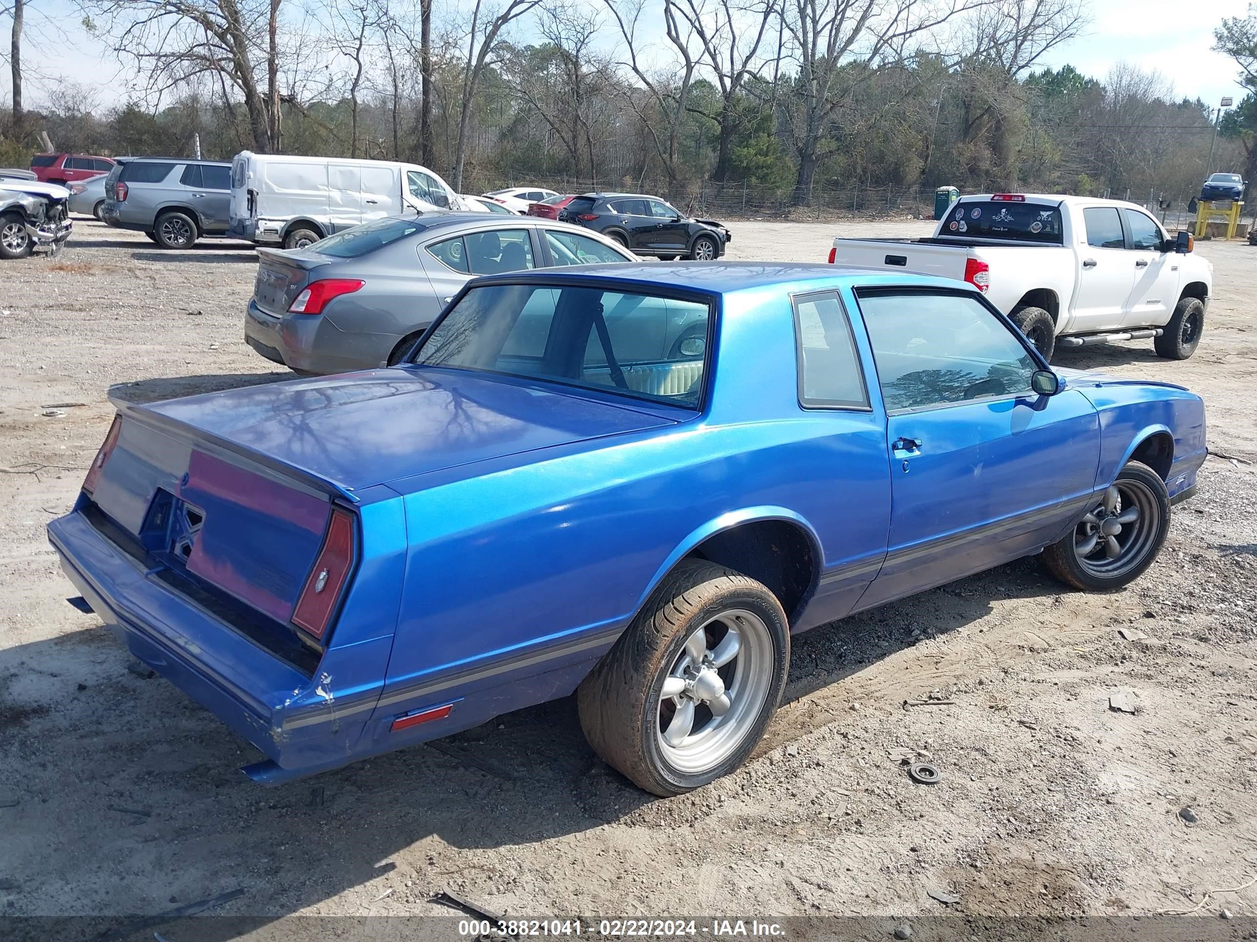 Photo 3 VIN: 1G1AZ37G3ER166426 - CHEVROLET MONTE CARLO 