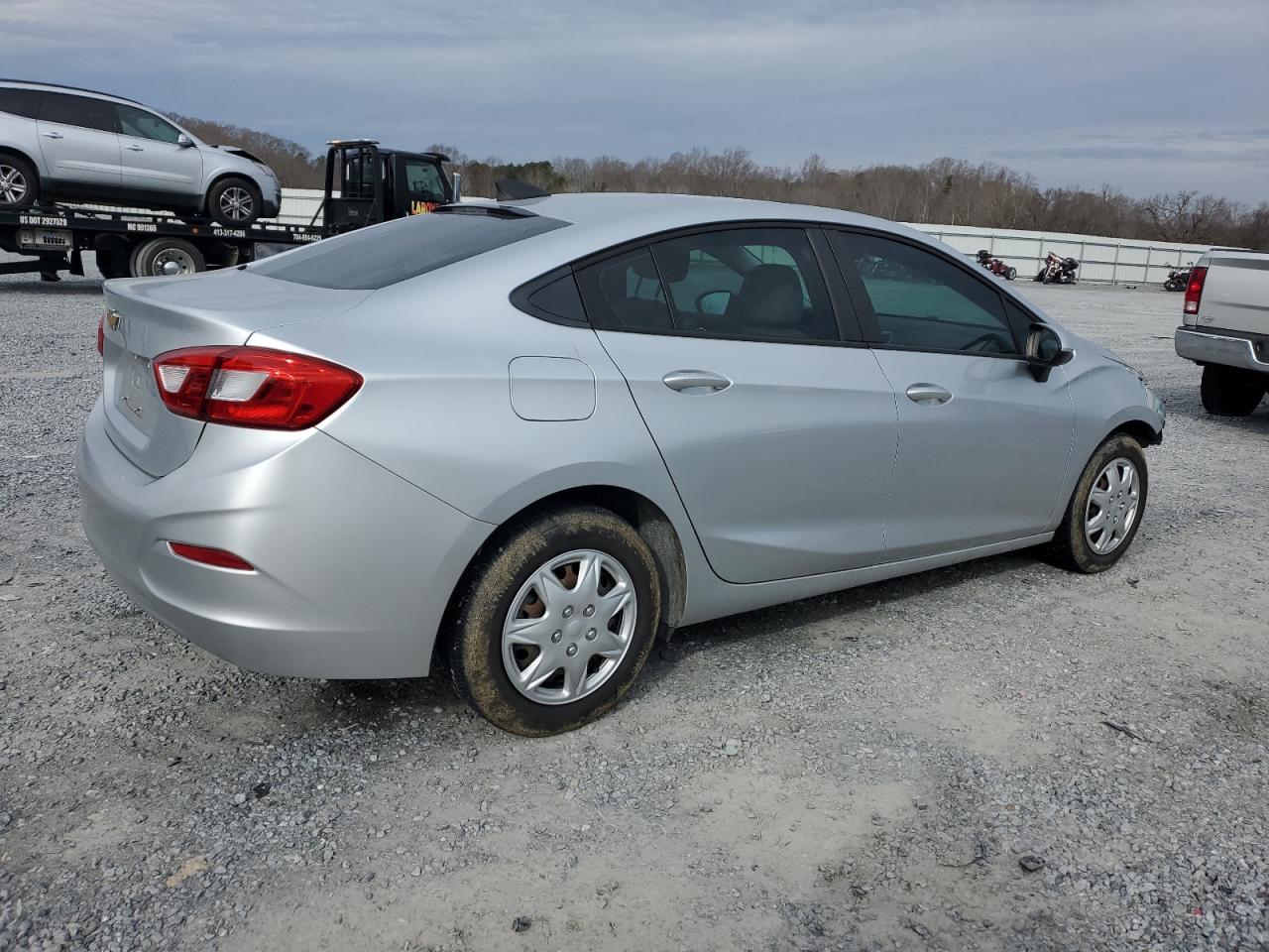 Photo 2 VIN: 1G1BC5SM1J7122400 - CHEVROLET CRUZE 