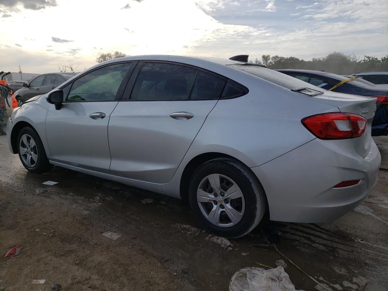 Photo 1 VIN: 1G1BC5SM1J7161102 - CHEVROLET CRUZE 