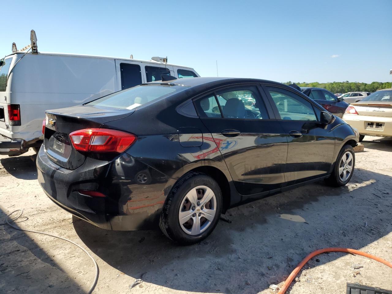 Photo 2 VIN: 1G1BC5SM2J7188518 - CHEVROLET CRUZE 