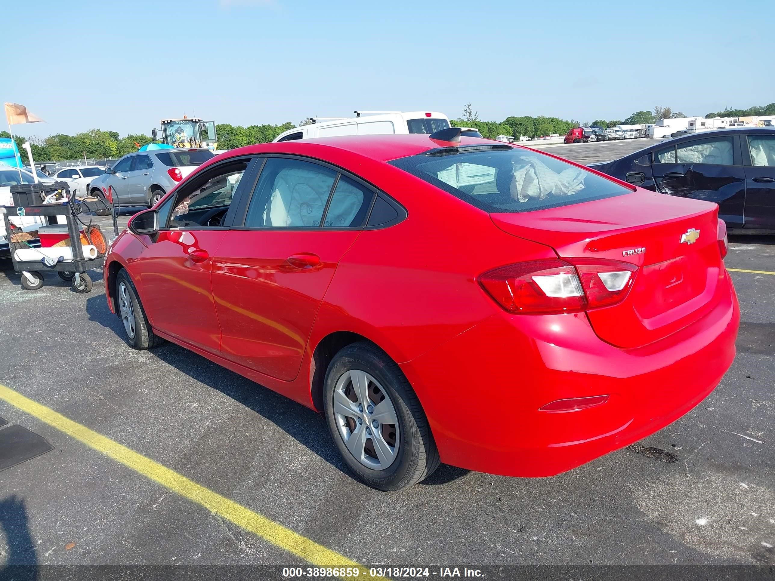 Photo 2 VIN: 1G1BC5SM2J7202093 - CHEVROLET CRUZE 