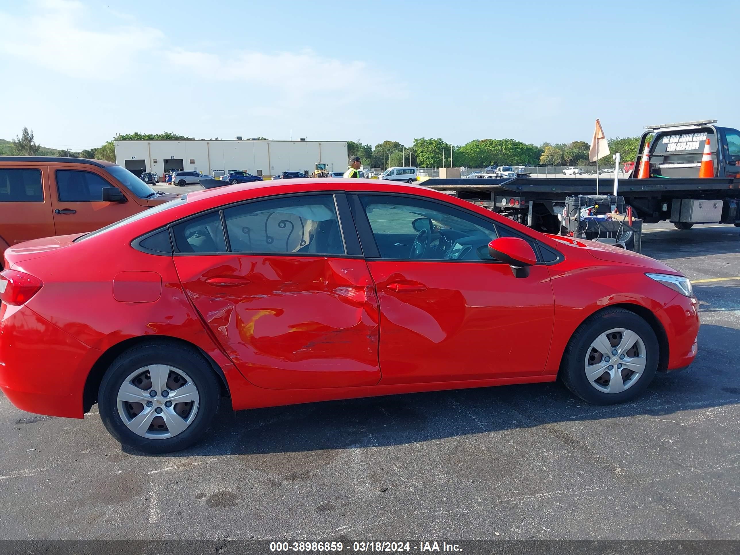 Photo 5 VIN: 1G1BC5SM2J7202093 - CHEVROLET CRUZE 