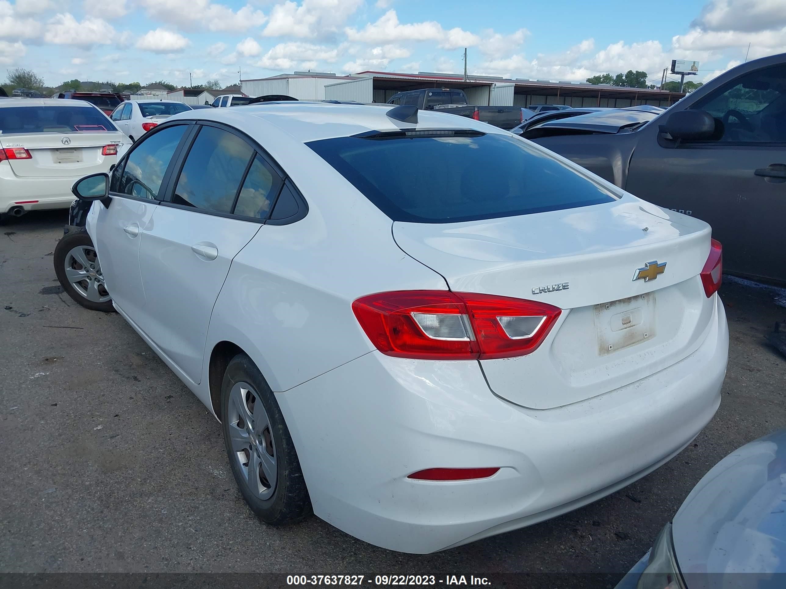 Photo 2 VIN: 1G1BC5SM3H7133490 - CHEVROLET CRUZE 