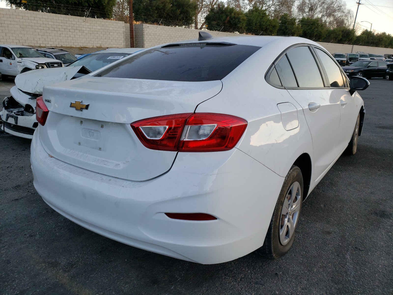 Photo 3 VIN: 1G1BC5SM3H7186576 - CHEVROLET CRUZE LS 