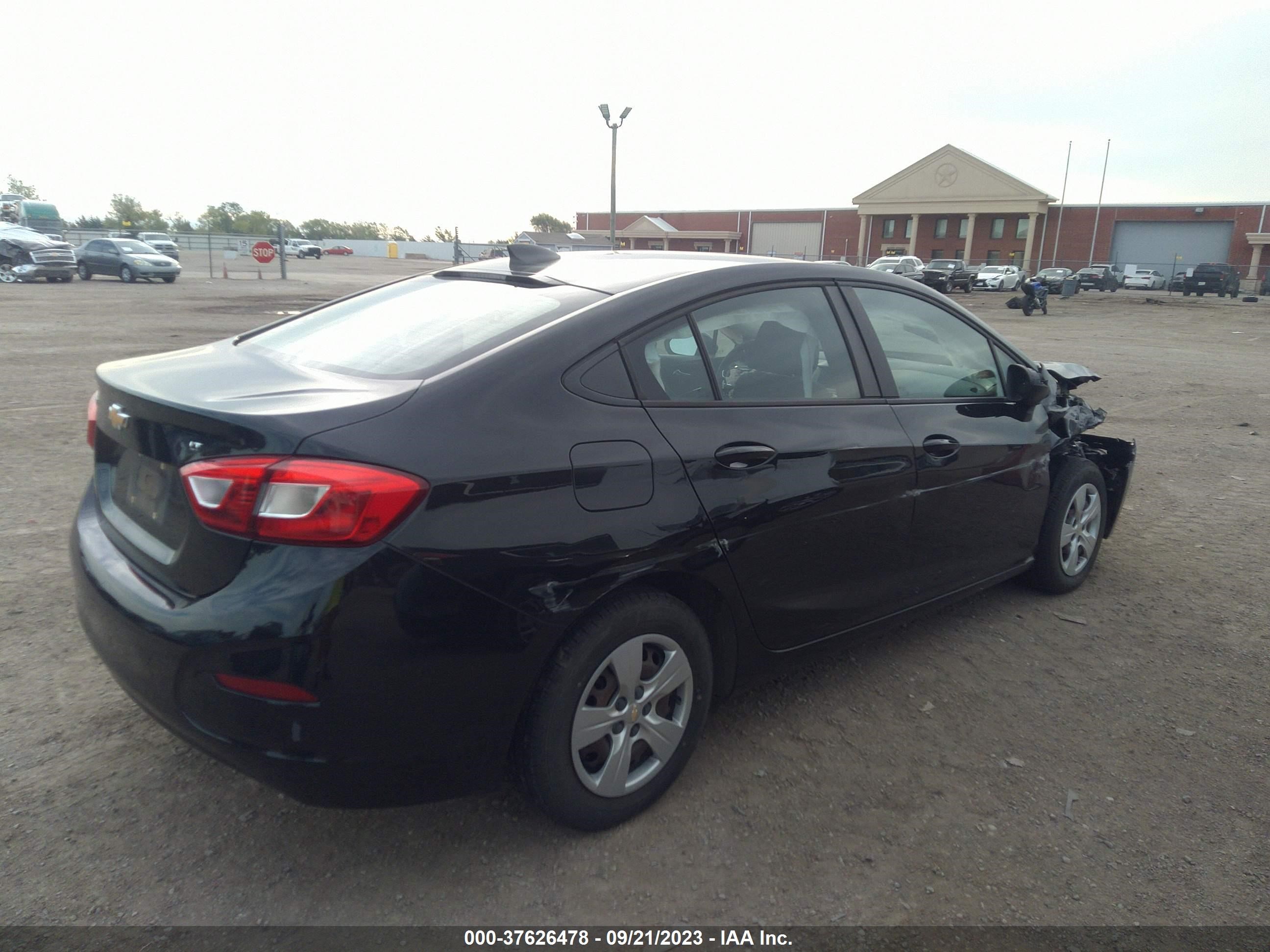 Photo 3 VIN: 1G1BC5SM3J7247303 - CHEVROLET CRUZE 