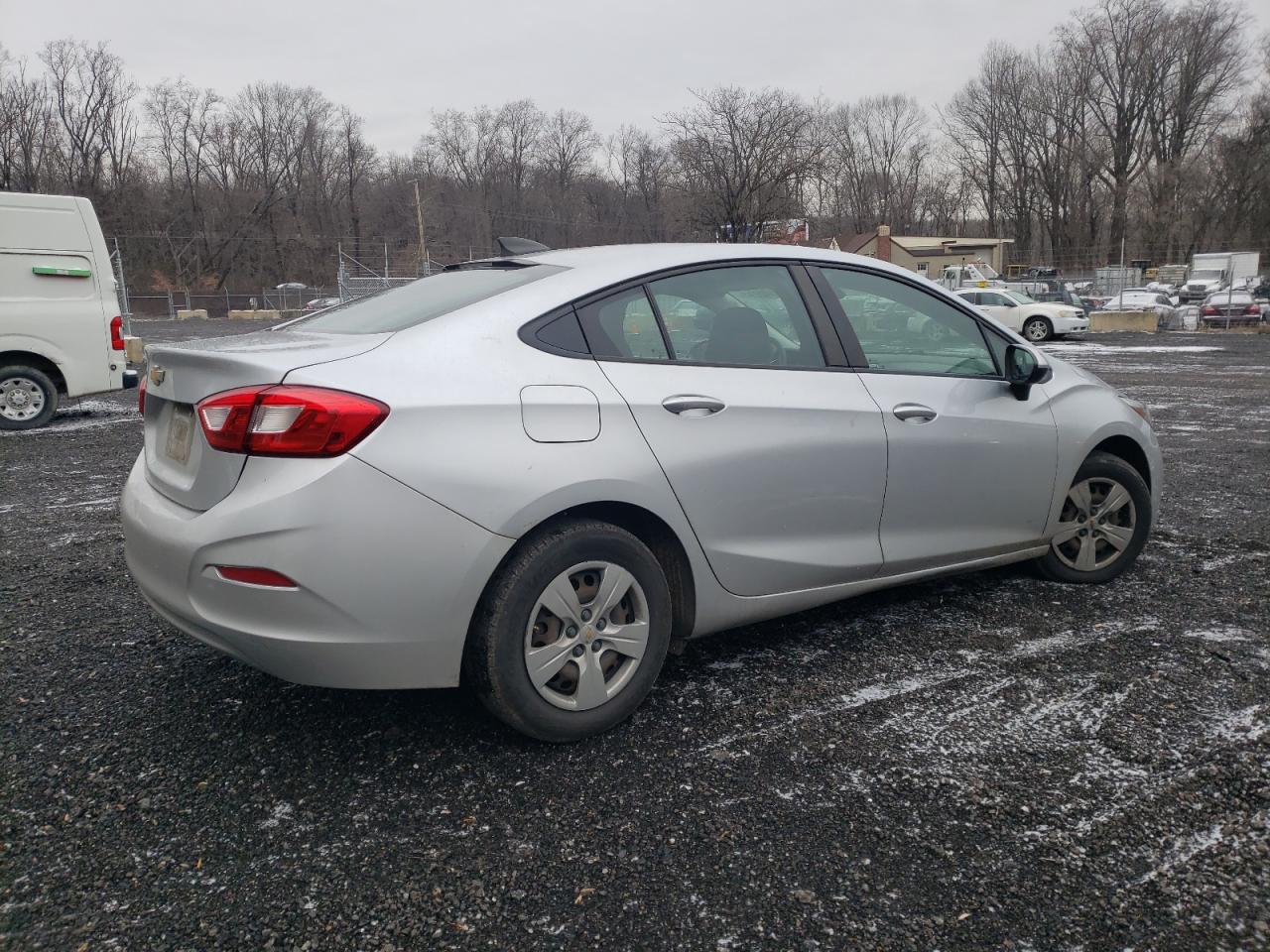 Photo 2 VIN: 1G1BC5SM6J7197478 - CHEVROLET CRUZE 