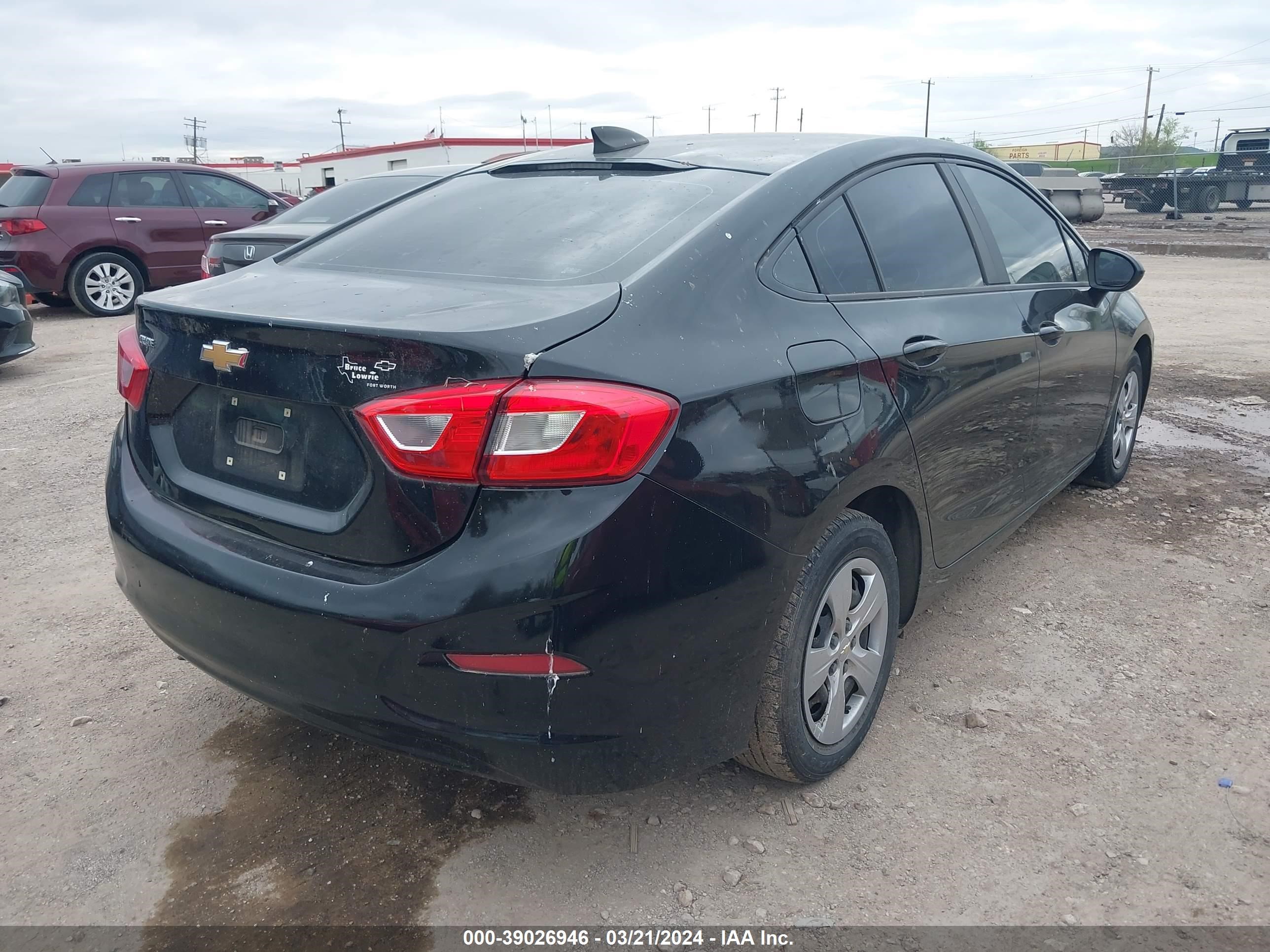 Photo 3 VIN: 1G1BC5SM8J7121597 - CHEVROLET CRUZE 