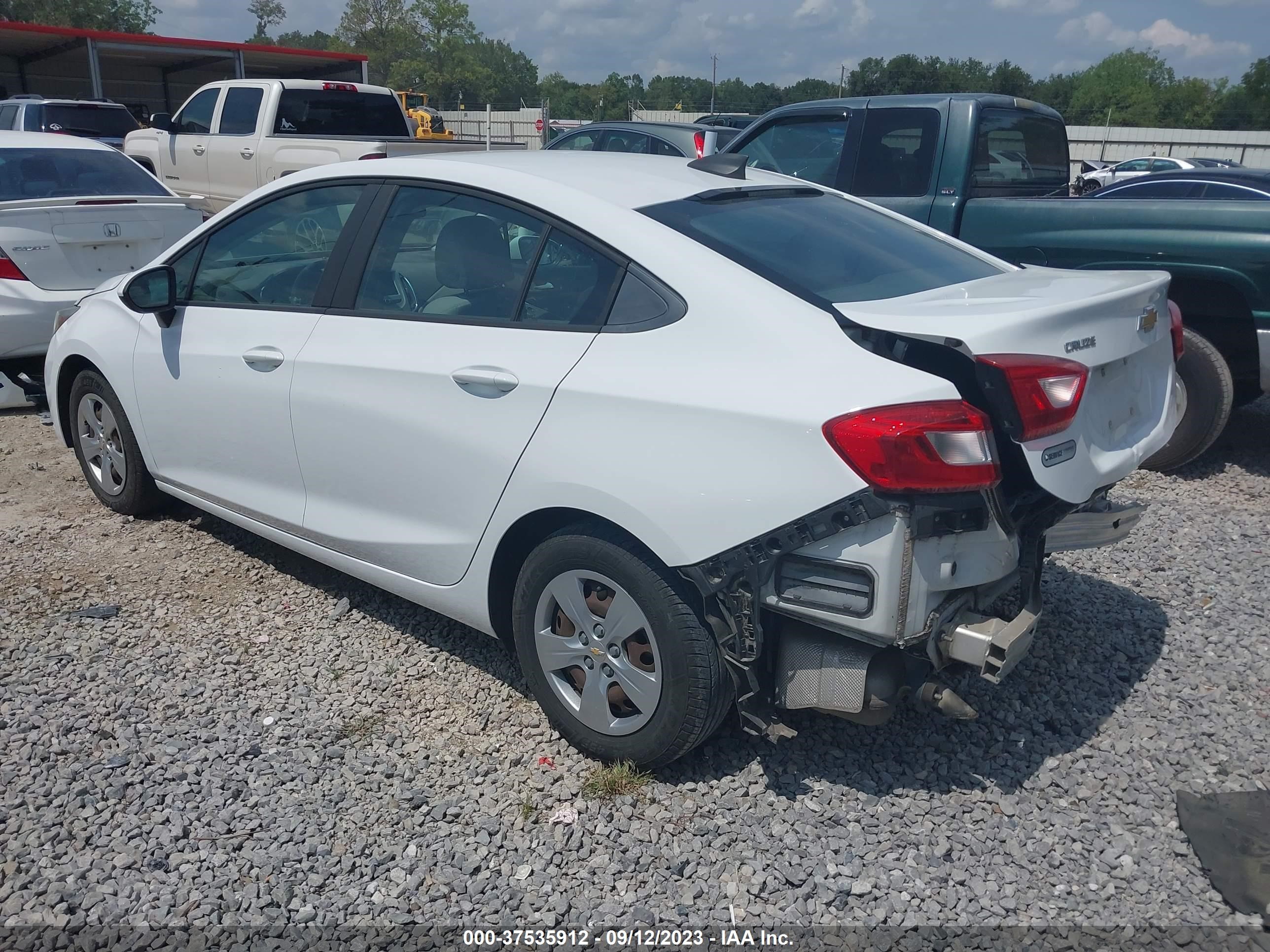 Photo 2 VIN: 1G1BC5SM9J7105781 - CHEVROLET CRUZE 