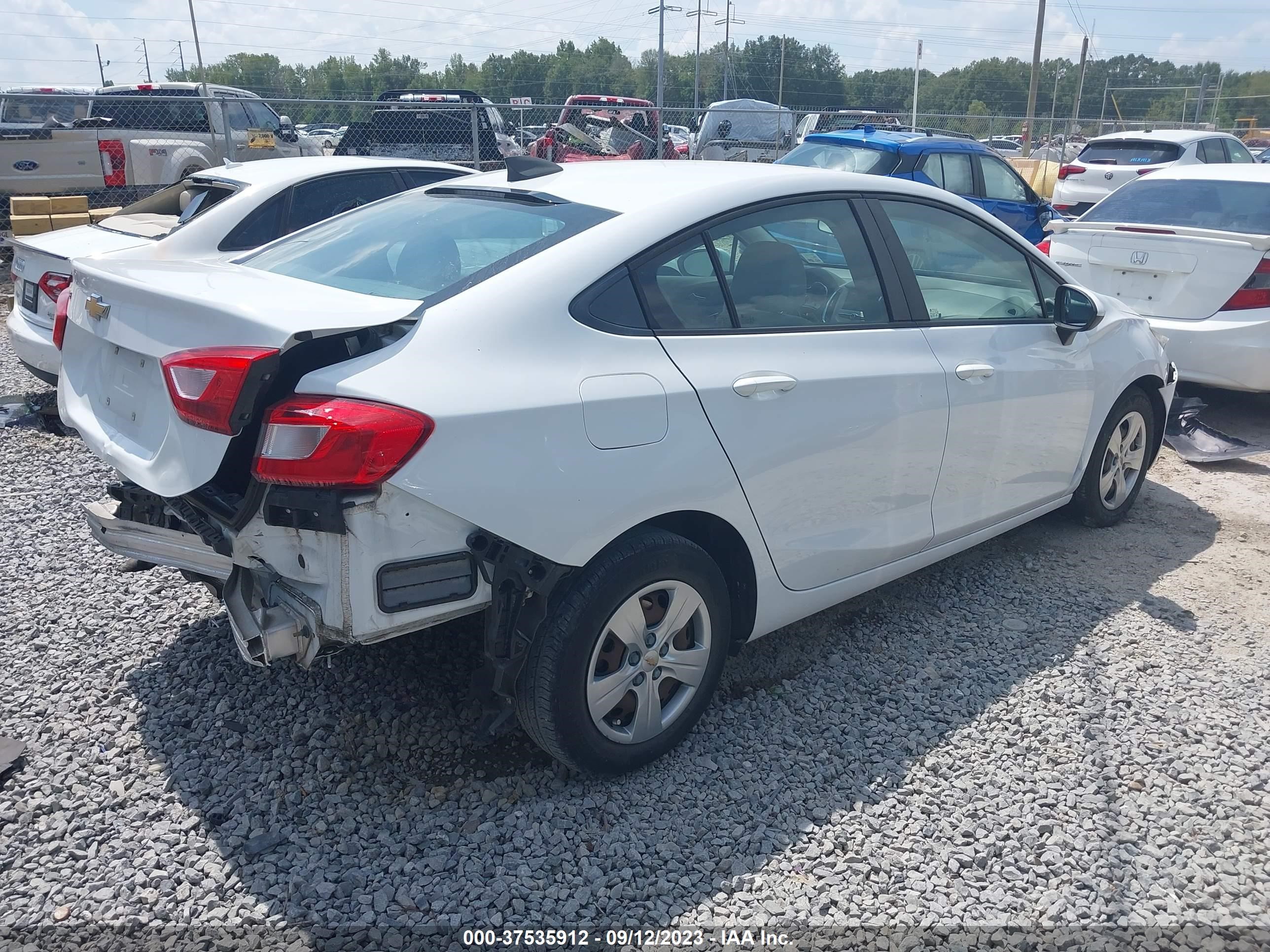 Photo 3 VIN: 1G1BC5SM9J7105781 - CHEVROLET CRUZE 