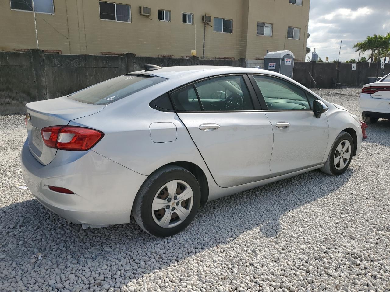 Photo 2 VIN: 1G1BC5SM9J7176849 - CHEVROLET CRUZE 