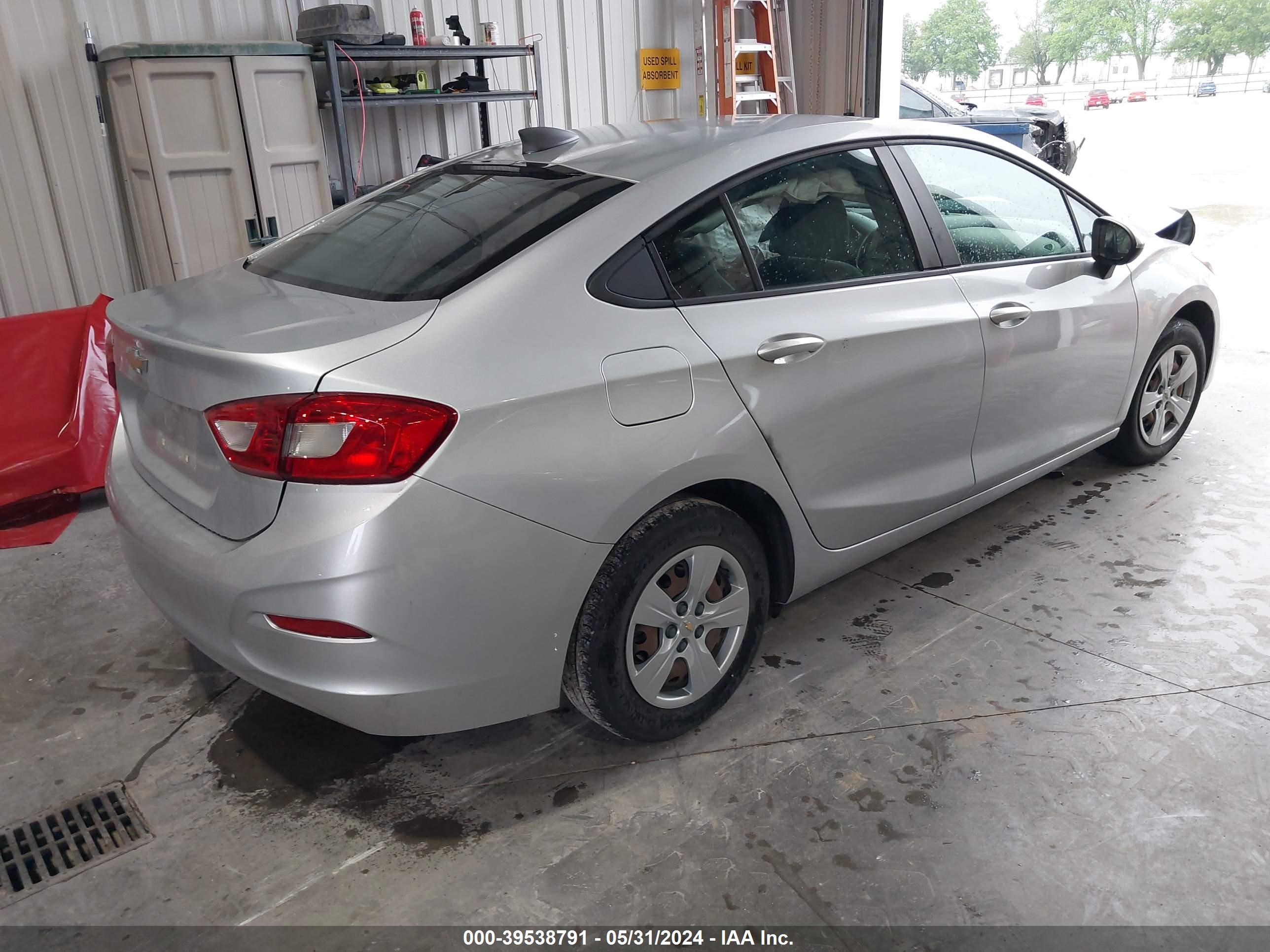 Photo 3 VIN: 1G1BC5SM9J7230621 - CHEVROLET CRUZE 