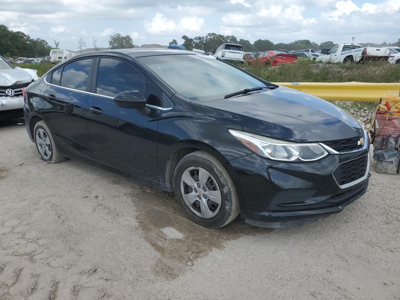 Photo 3 VIN: 1G1BC5SMXJ7104719 - CHEVROLET CRUZE 