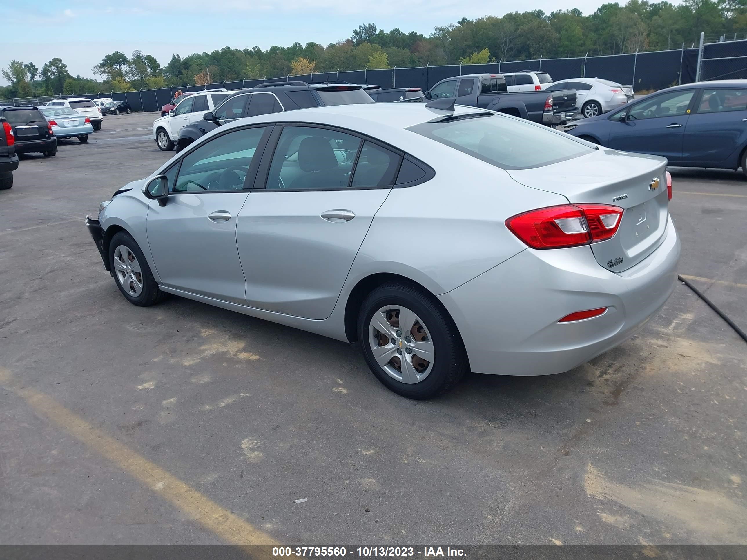 Photo 2 VIN: 1G1BC5SMXJ7160952 - CHEVROLET CRUZE 