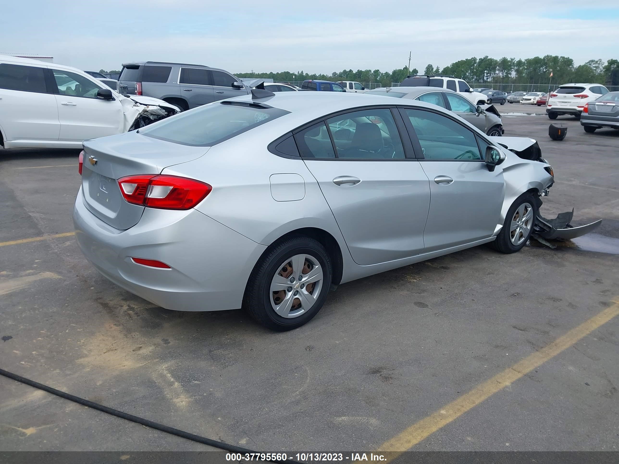 Photo 3 VIN: 1G1BC5SMXJ7160952 - CHEVROLET CRUZE 