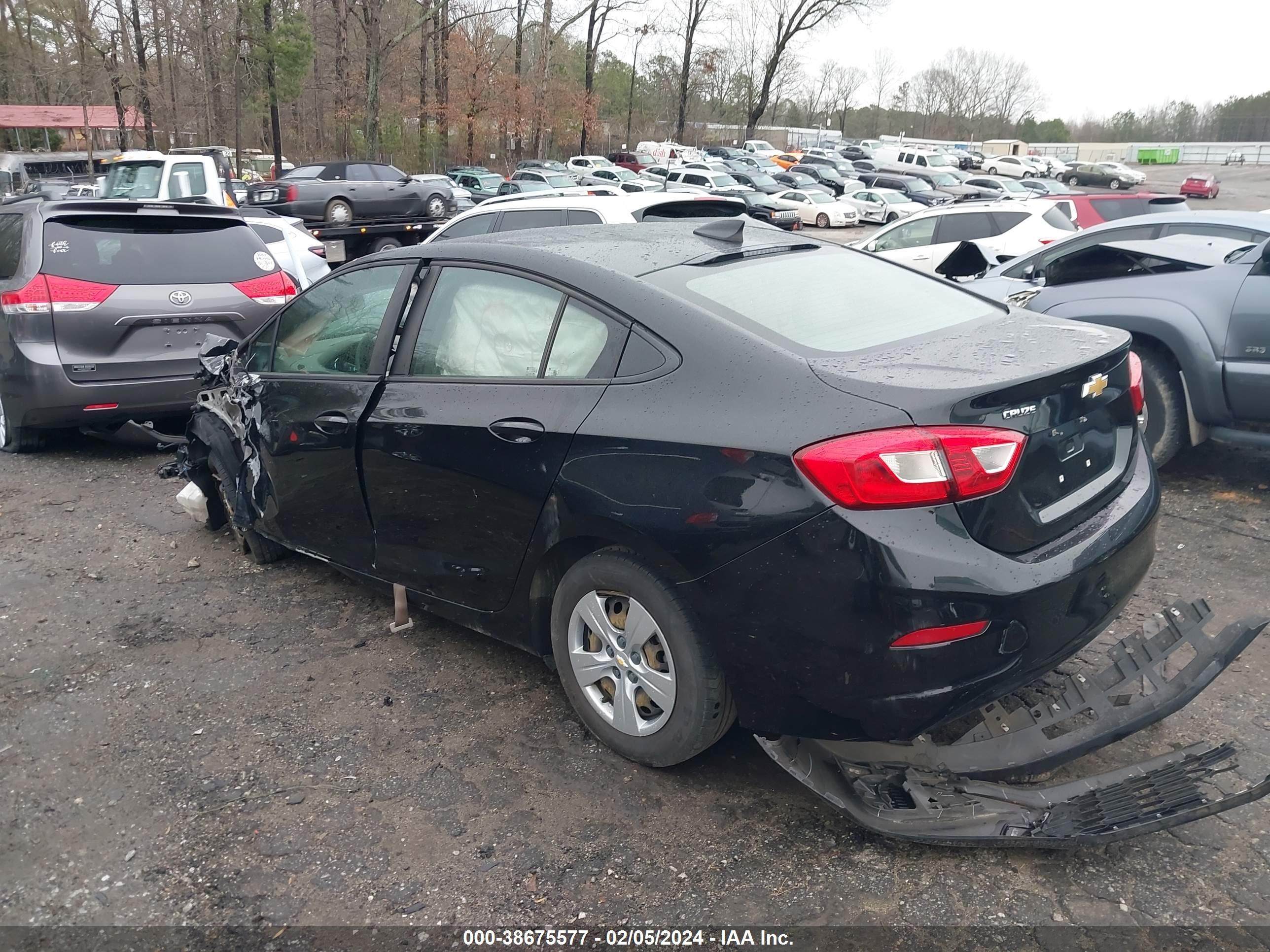 Photo 2 VIN: 1G1BC5SMXJ7235097 - CHEVROLET CRUZE 