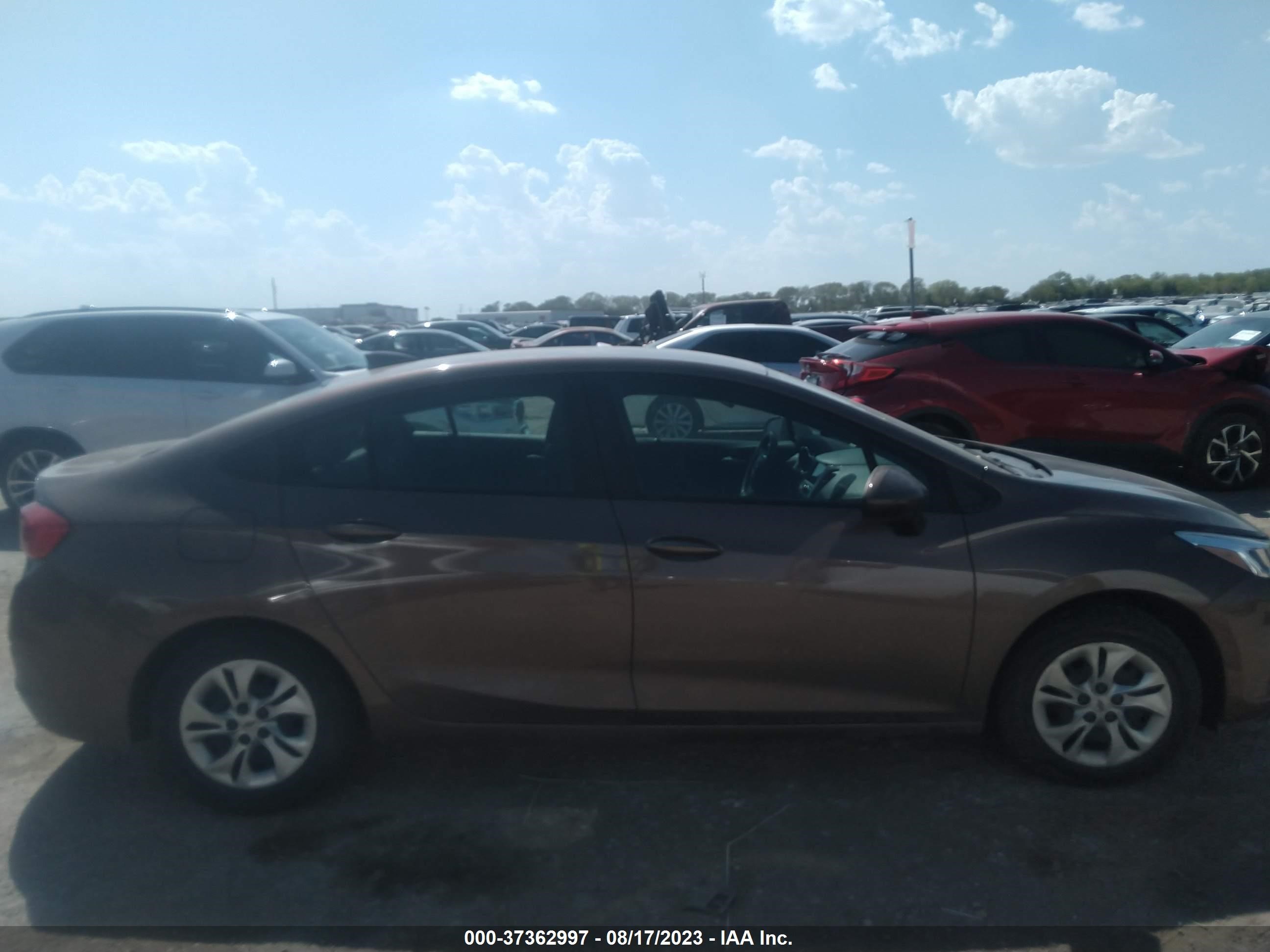 Photo 12 VIN: 1G1BC5SMXK7137348 - CHEVROLET CRUZE 