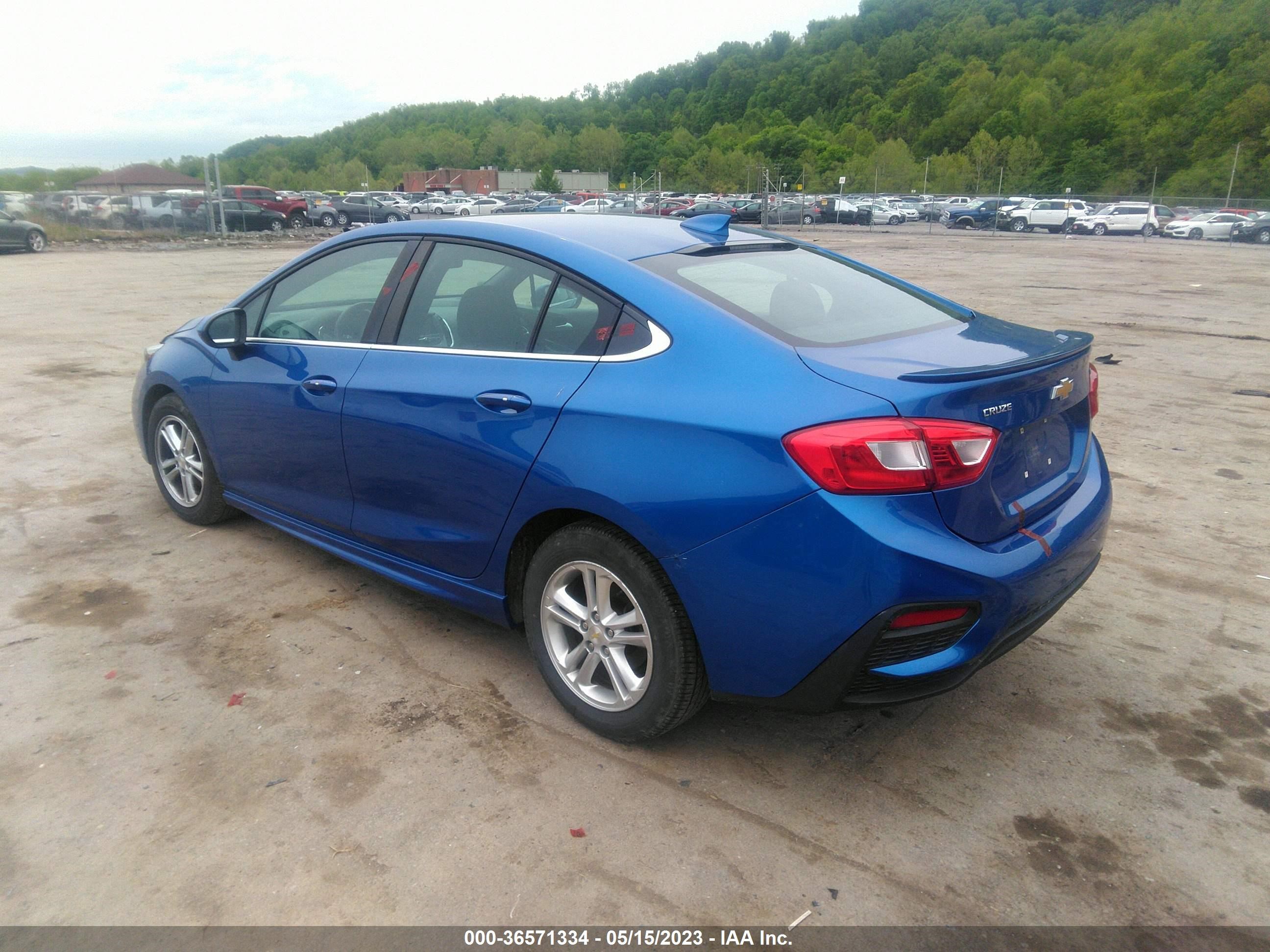 Photo 2 VIN: 1G1BE5SM0H7151603 - CHEVROLET CRUZE 