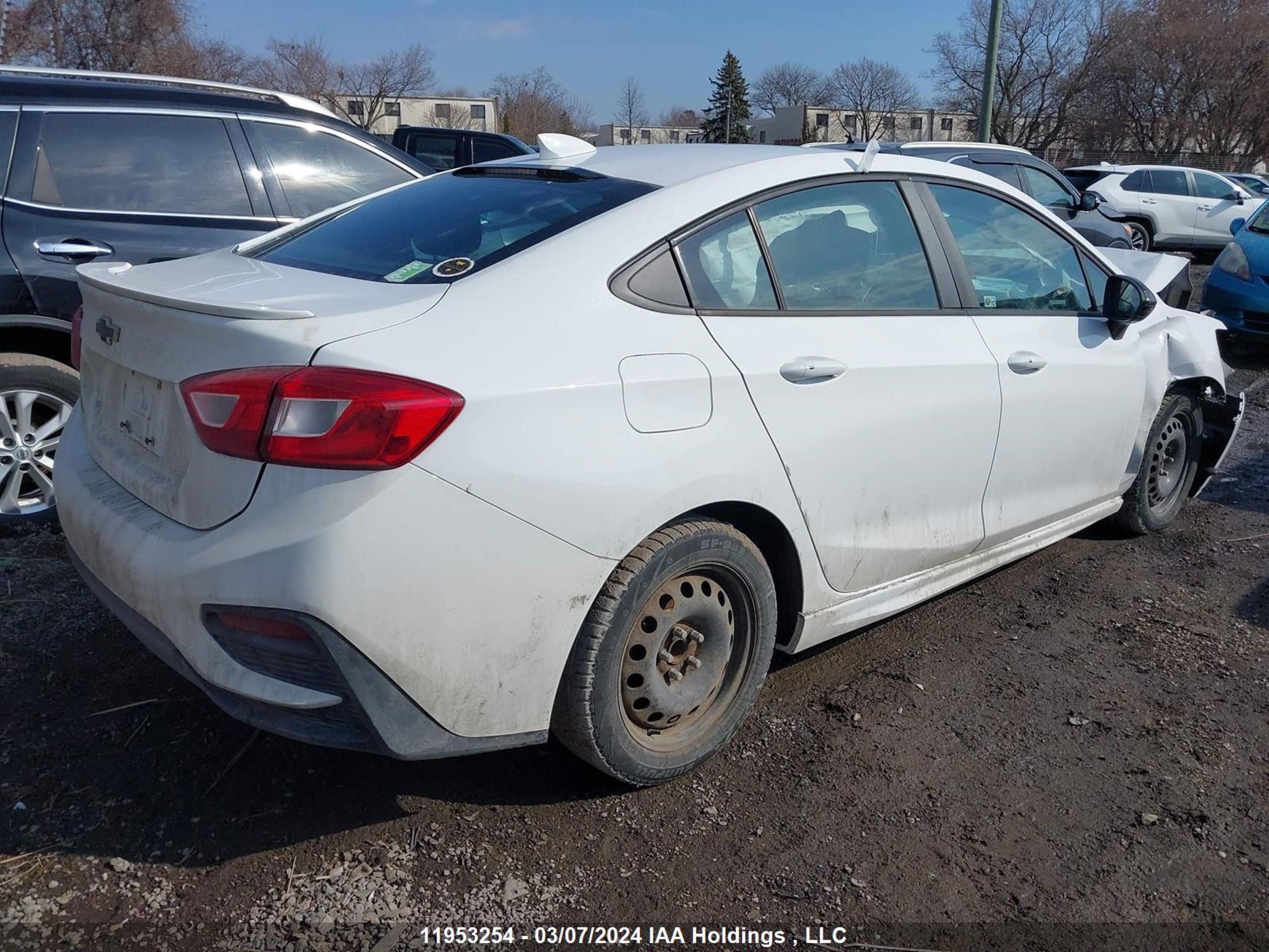 Photo 3 VIN: 1G1BE5SM0J7113987 - CHEVROLET CRUZE 