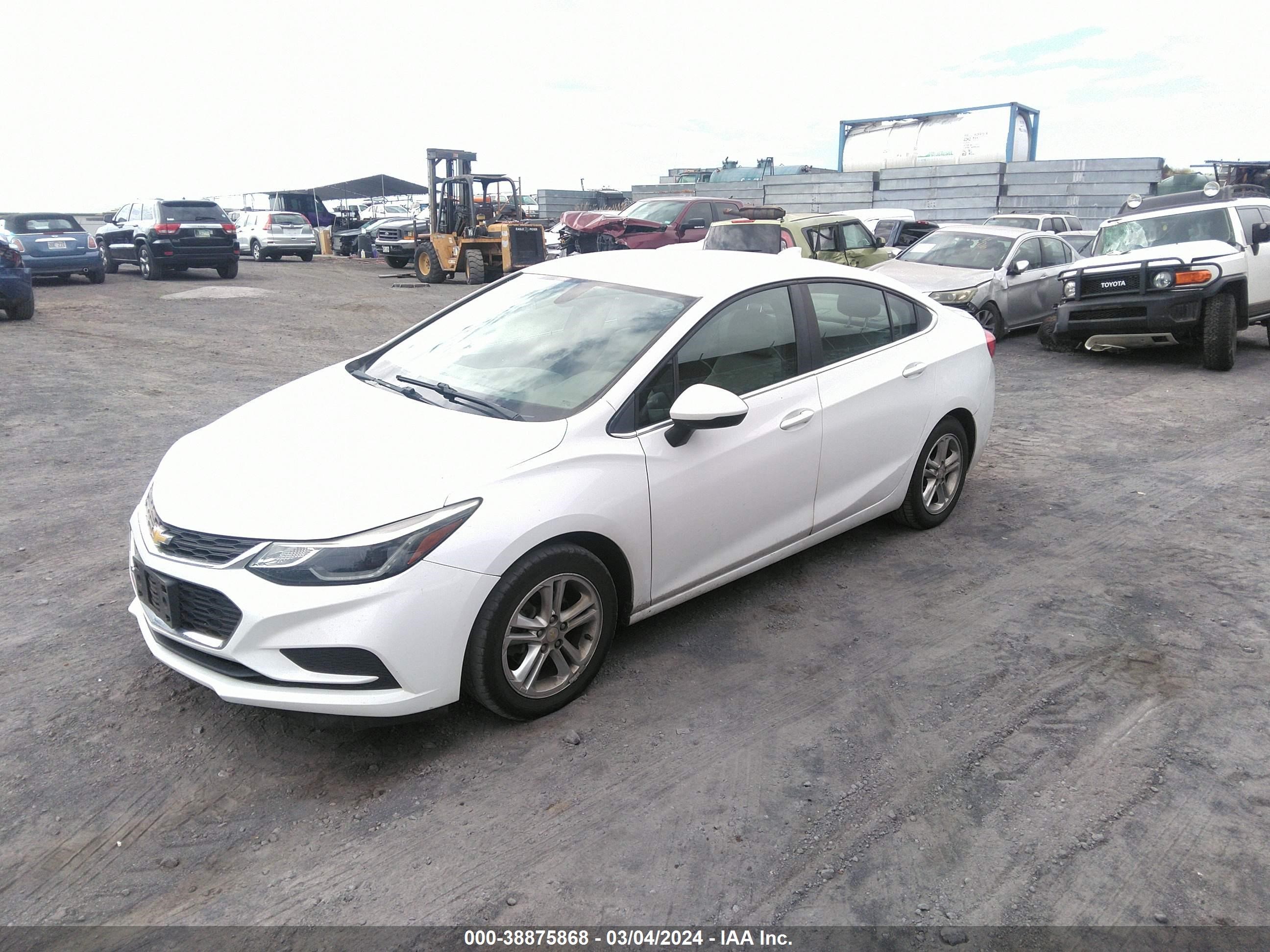 Photo 1 VIN: 1G1BE5SM0J7129865 - CHEVROLET CRUZE 