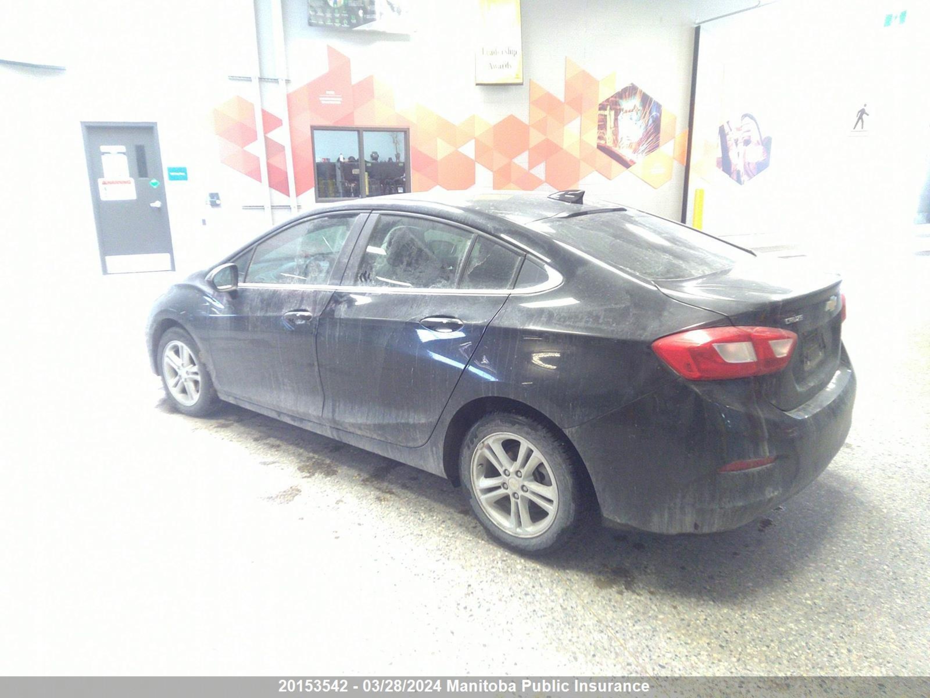 Photo 2 VIN: 1G1BE5SM1G7285423 - CHEVROLET CRUZE 