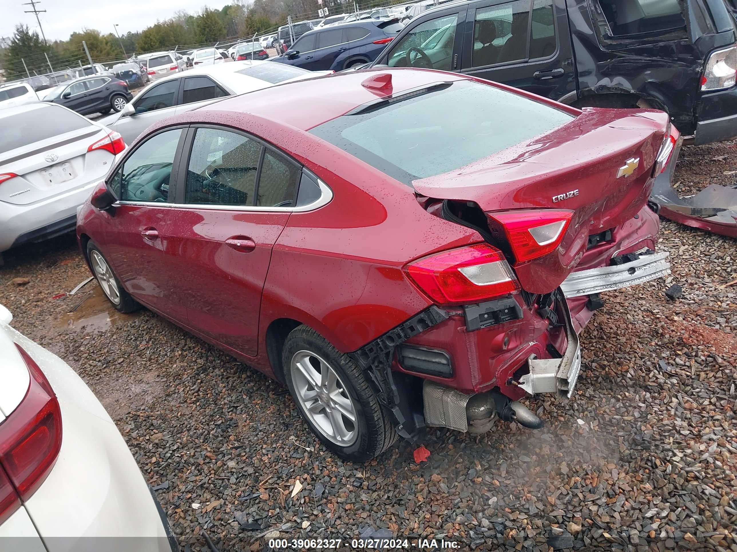 Photo 2 VIN: 1G1BE5SM1J7111357 - CHEVROLET CRUZE 