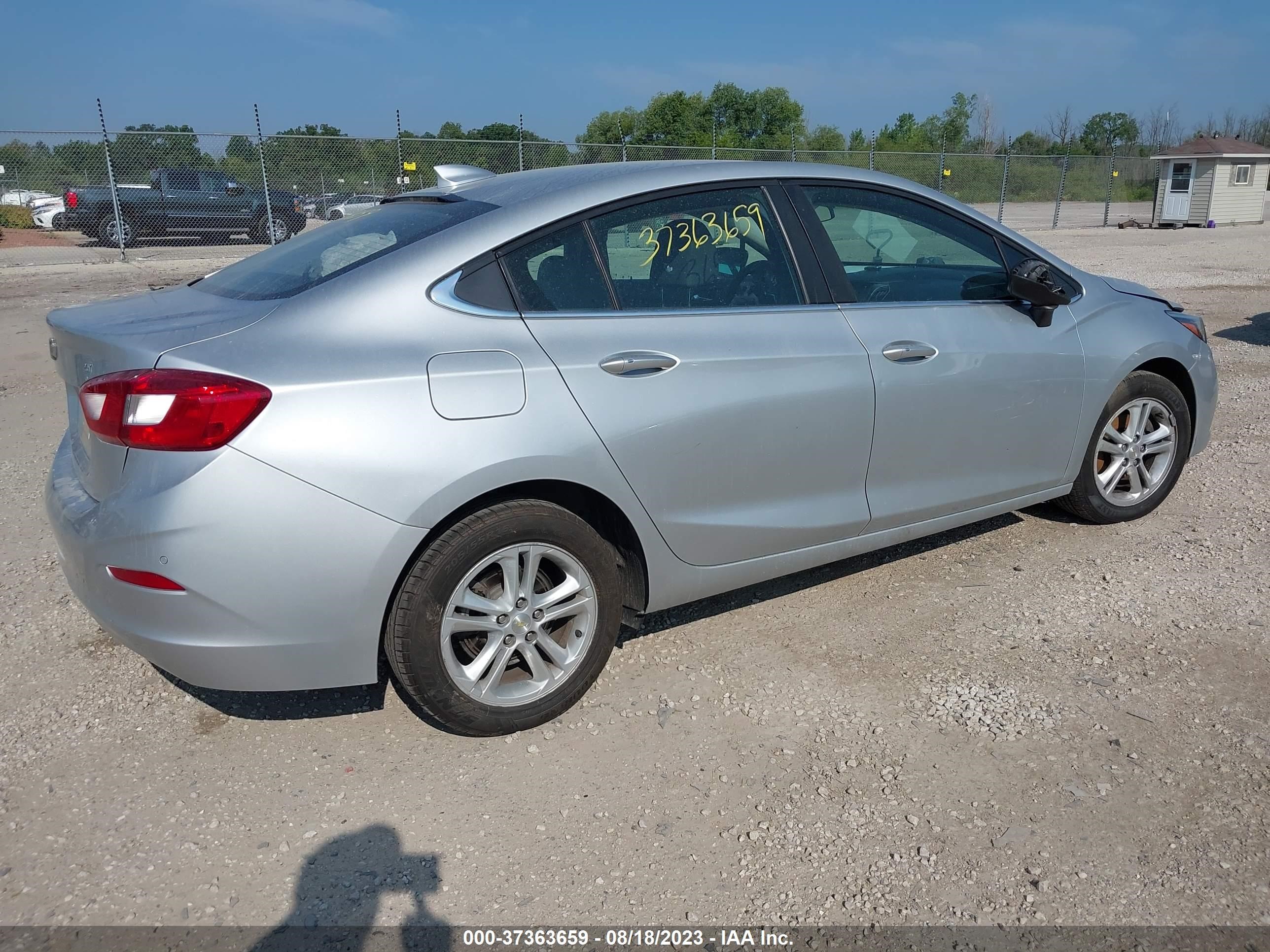 Photo 3 VIN: 1G1BE5SM1J7163488 - CHEVROLET CRUZE 