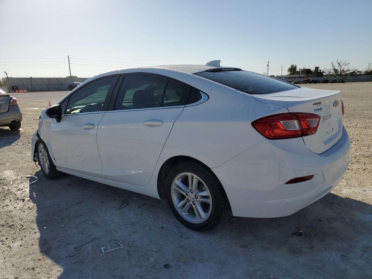 Photo 1 VIN: 1G1BE5SM1J7190450 - CHEVROLET CRUZE 