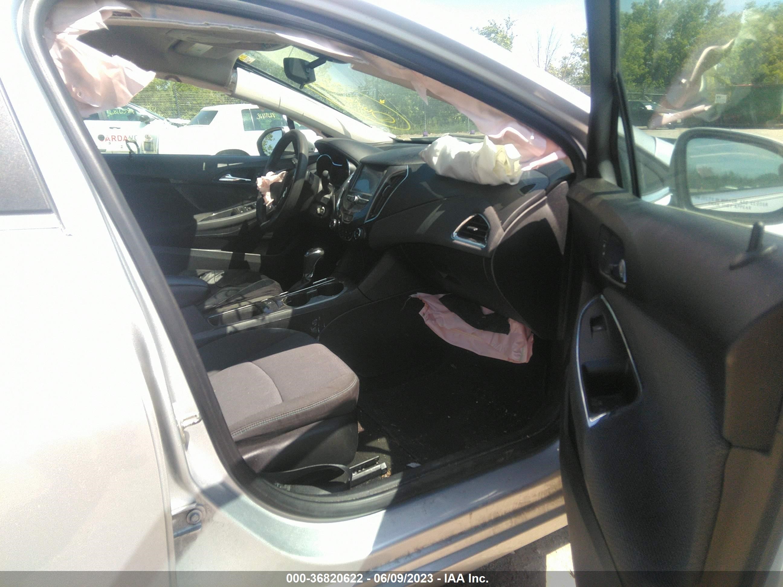 Photo 5 VIN: 1G1BE5SM1J7200877 - CHEVROLET CRUZE 